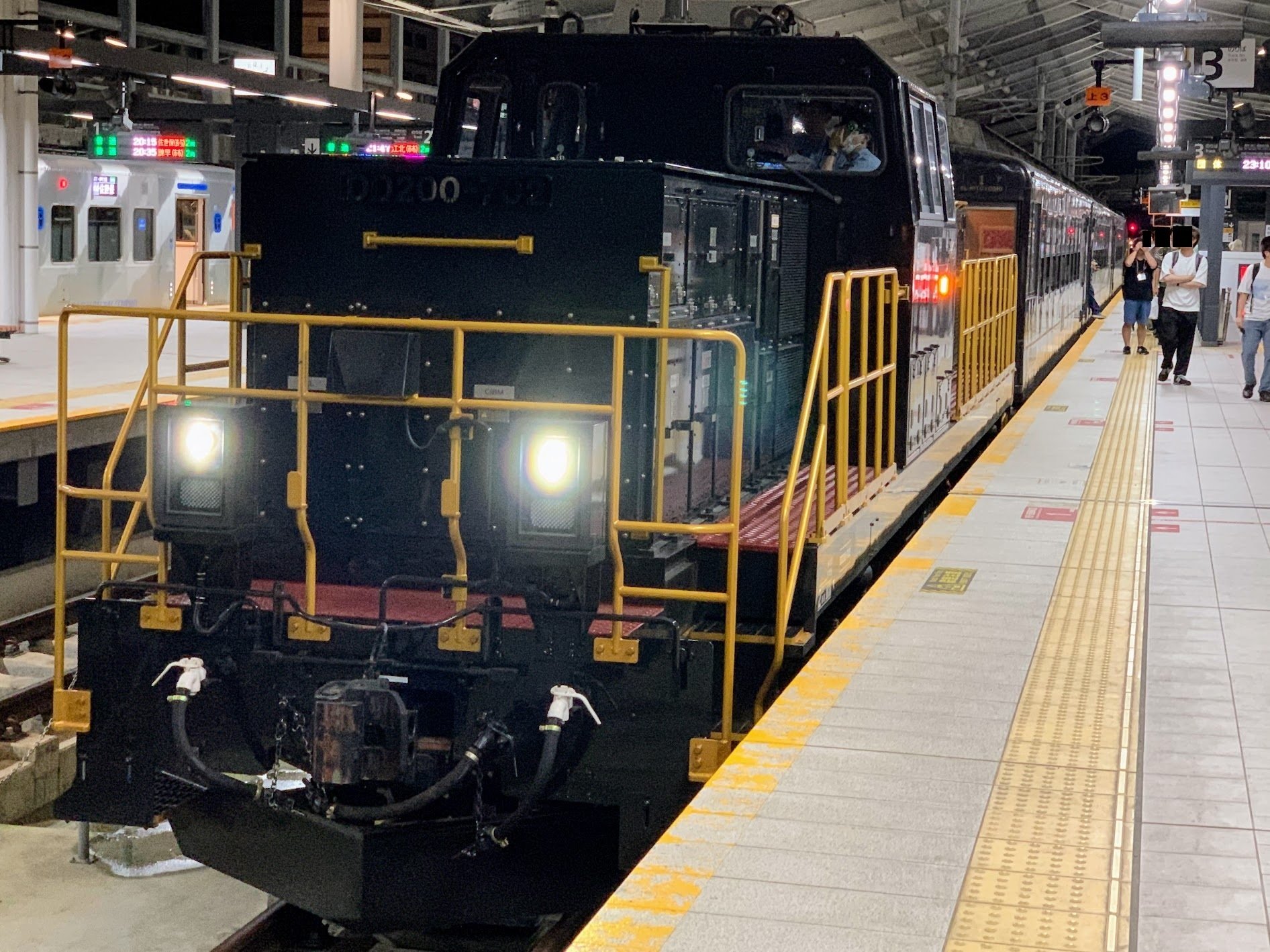 国鉄夜行寝台普通列車ながさき長崎銘板幡生工場　ながさき愛称板　スハフ42 43 夜行普通列車「ながさき」の客車の車体の色について－客車倶楽部