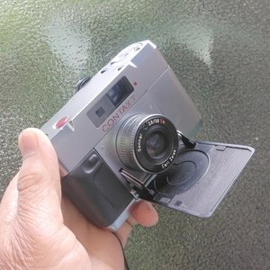 CONTAX T2｜撮りたい瞬間を逃さず、一台で何でも撮れるカメラ