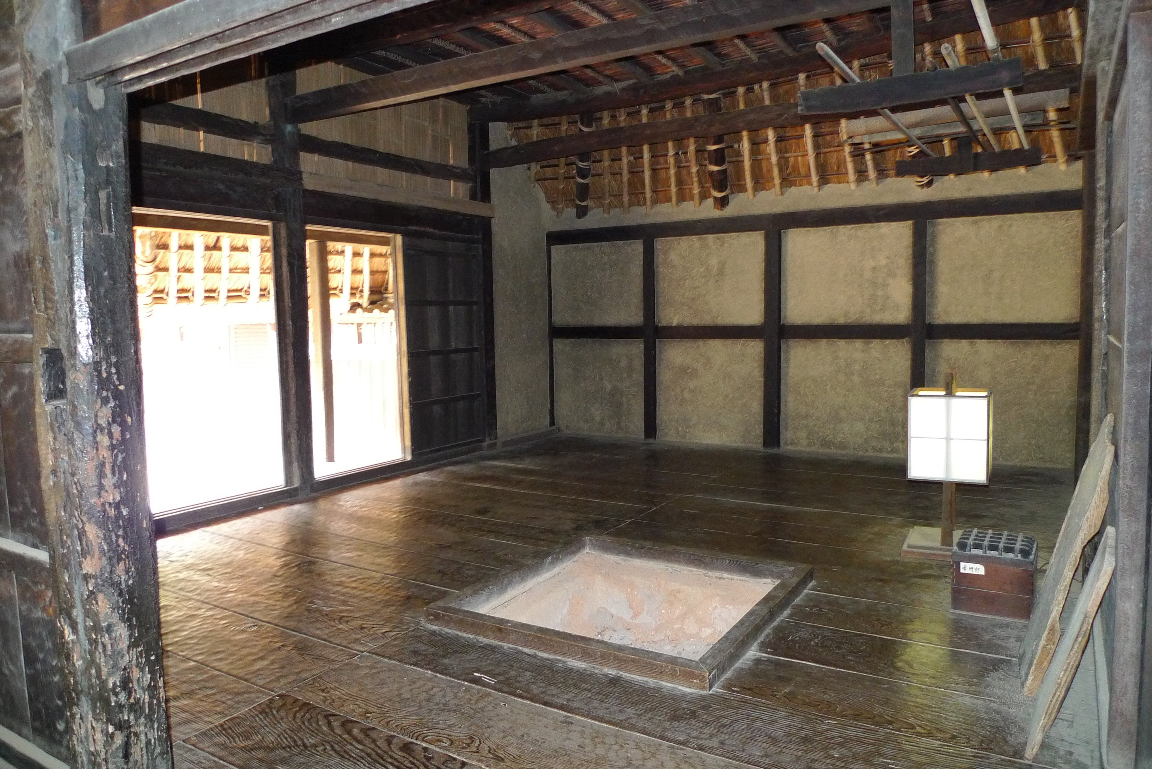 築120年の旧家から出た古物品　掛け軸の木箱 箱木家住宅（箱木千年家）・・舞子の浜／小さな旅