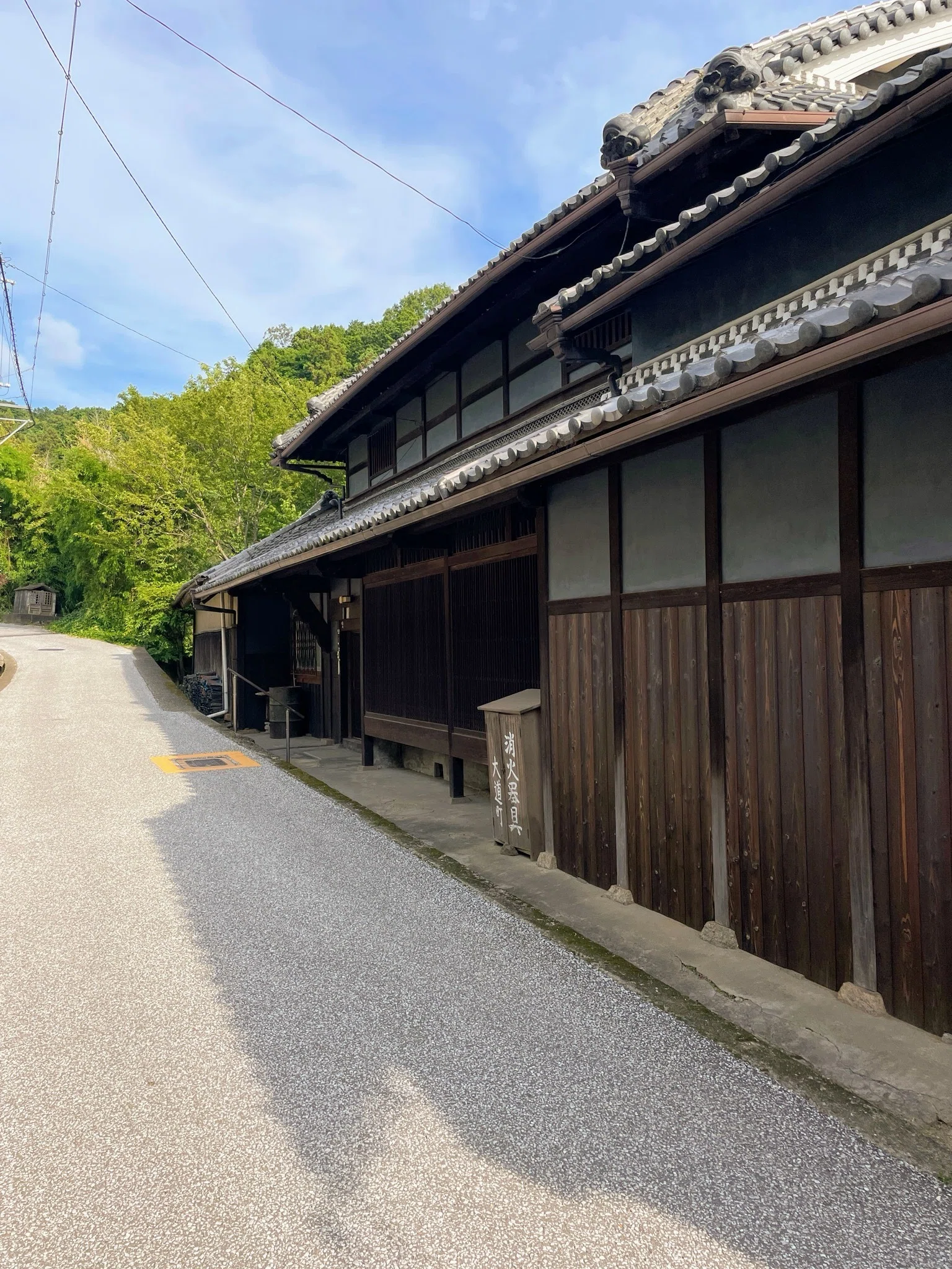 奈良から山越え、大阪へ 二上山・竹内街道を歩く｜美術館とお寺と猫