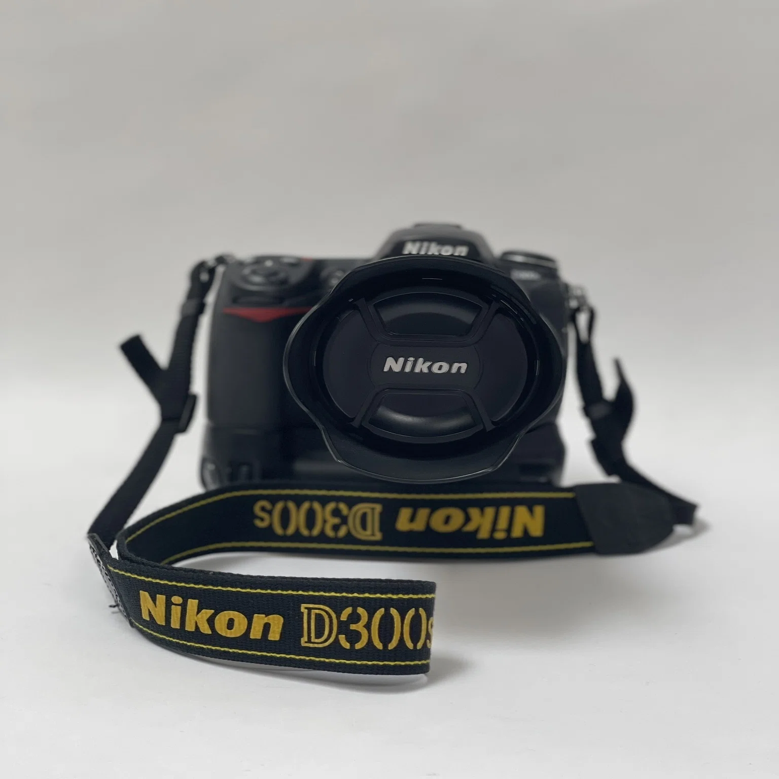 もうひとつの物語】NIKON D300S ―10年分のまなざしを刻んだこの 