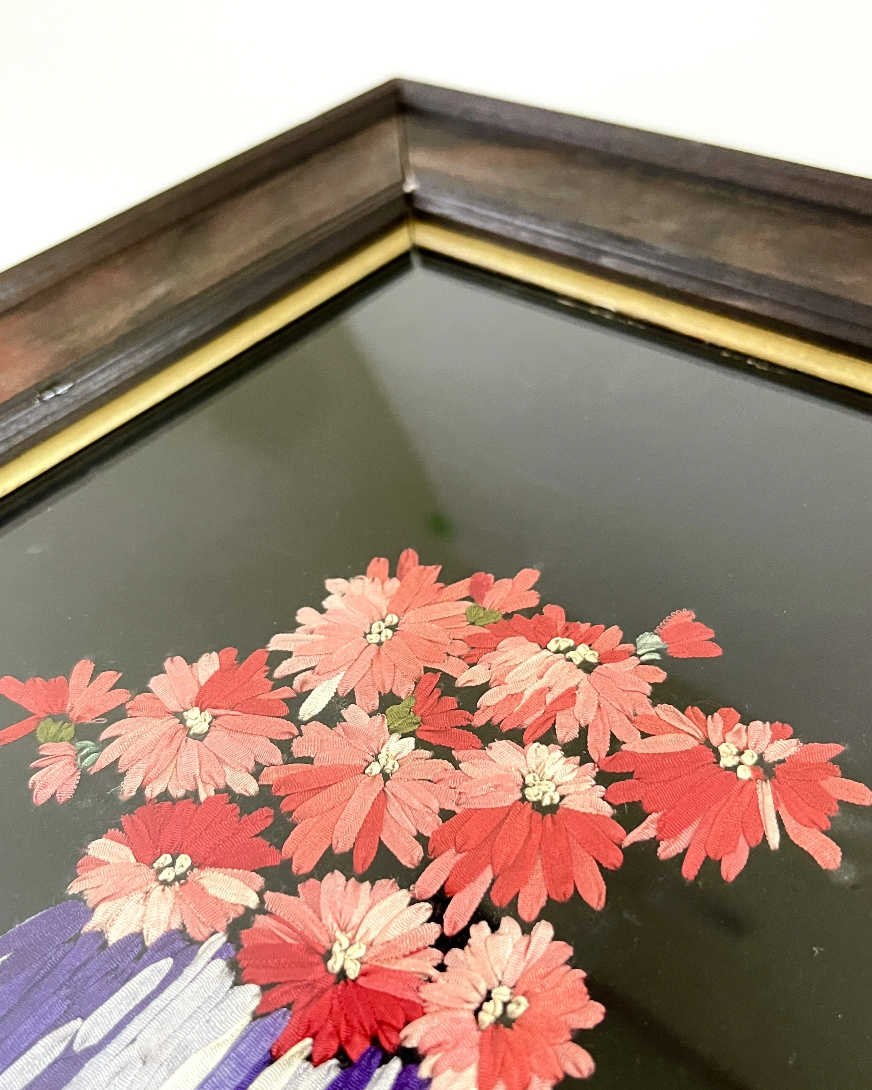 古（いにしえ）のリボン刺繍 ｜ 花と花瓶、作者・年代不明の