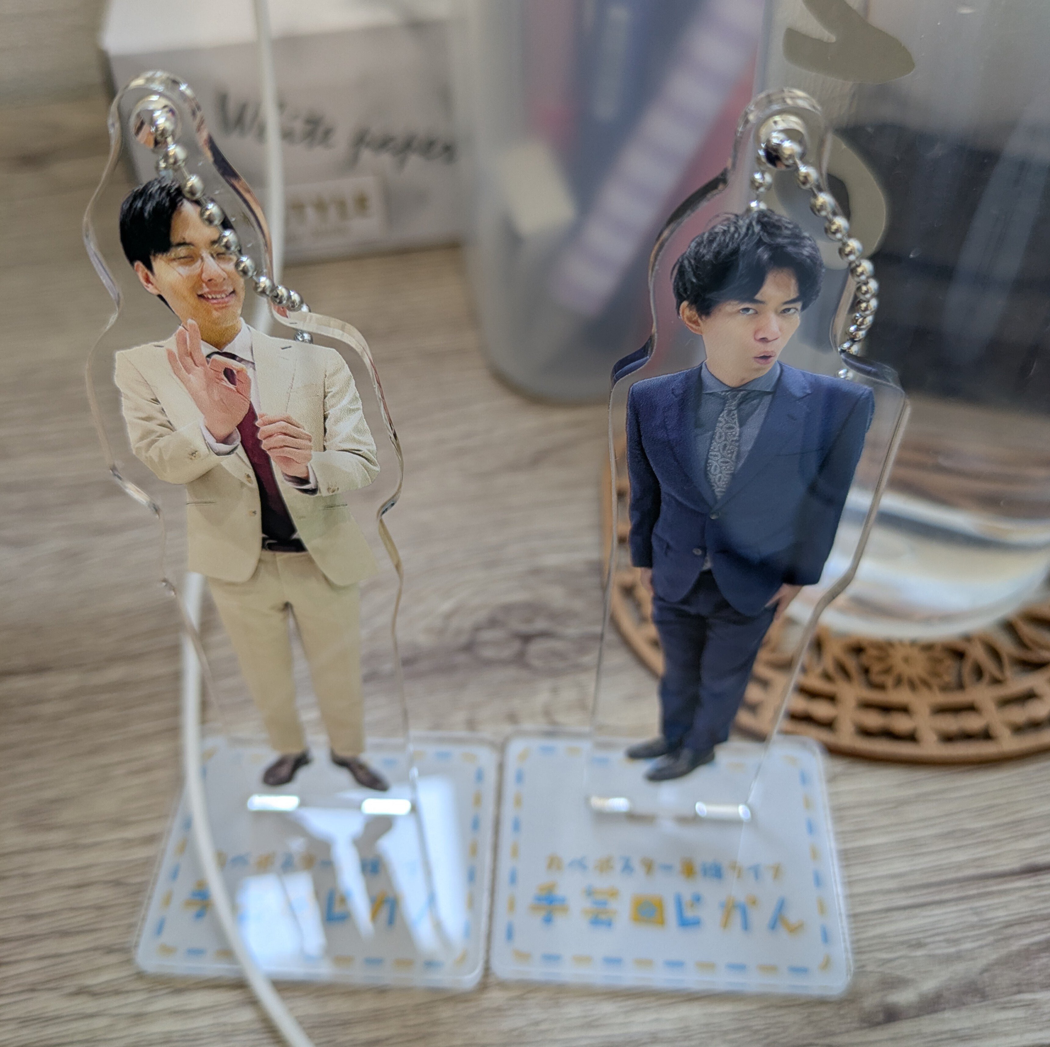 カベポスター 単独ライブ 手芸のじかん アクスタ・キーホルダーセット アクスタは、写真を撮るためだけのものじゃない｜秋海まり子