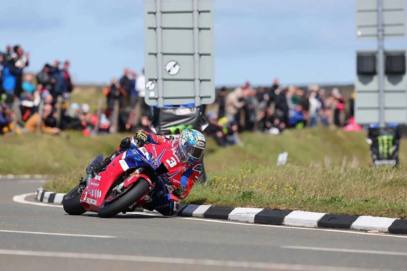 昨年からHonda Racing UKで走るDean Harrisonが2025年のTTで5度目のWin
