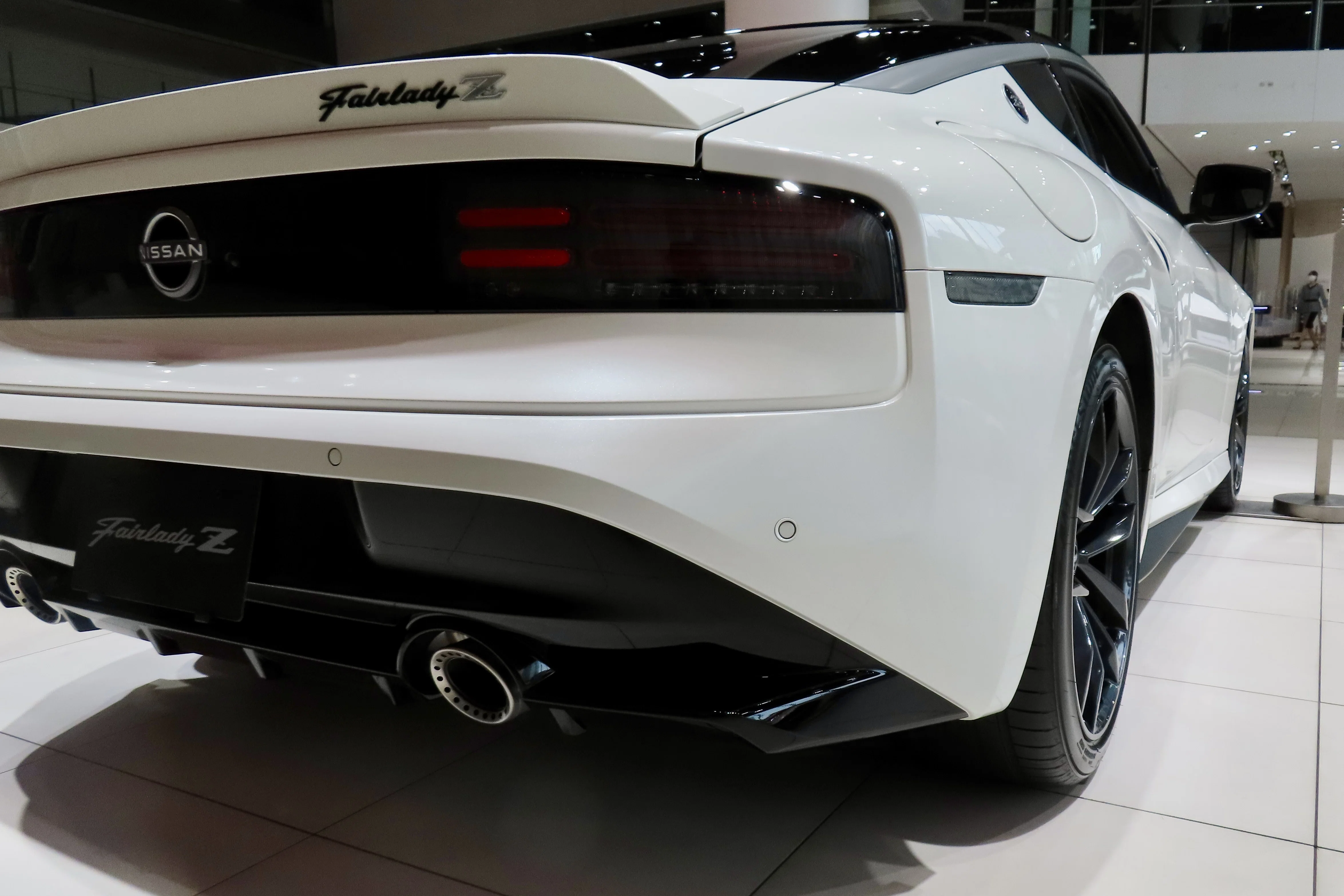 シニア生活】NISSAN GALLERY にはフェアレディZがまだあった｜ボッシュ