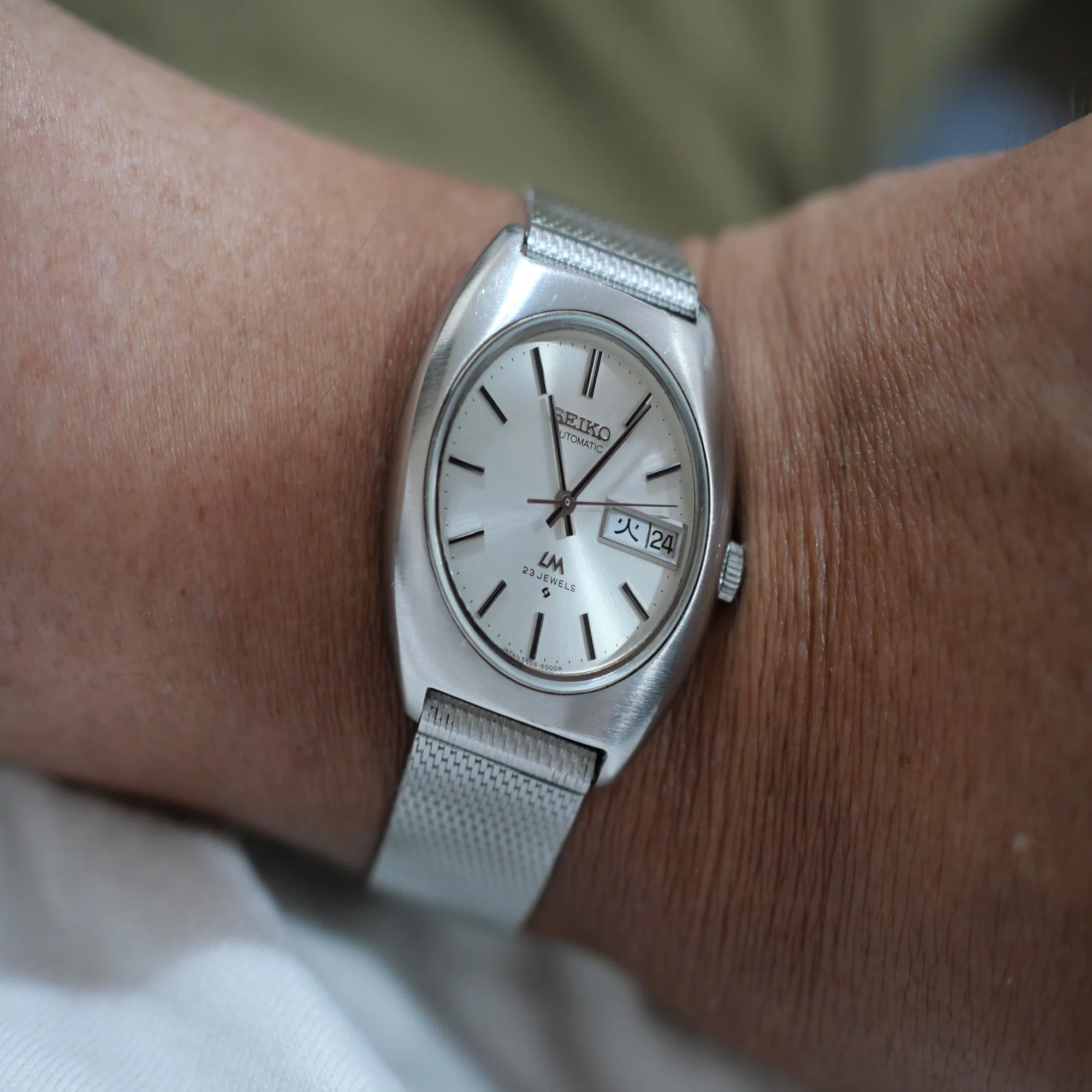 m606 seiko セイコー クオーツ腕時計 動作未確認 1986年 手巻発電 