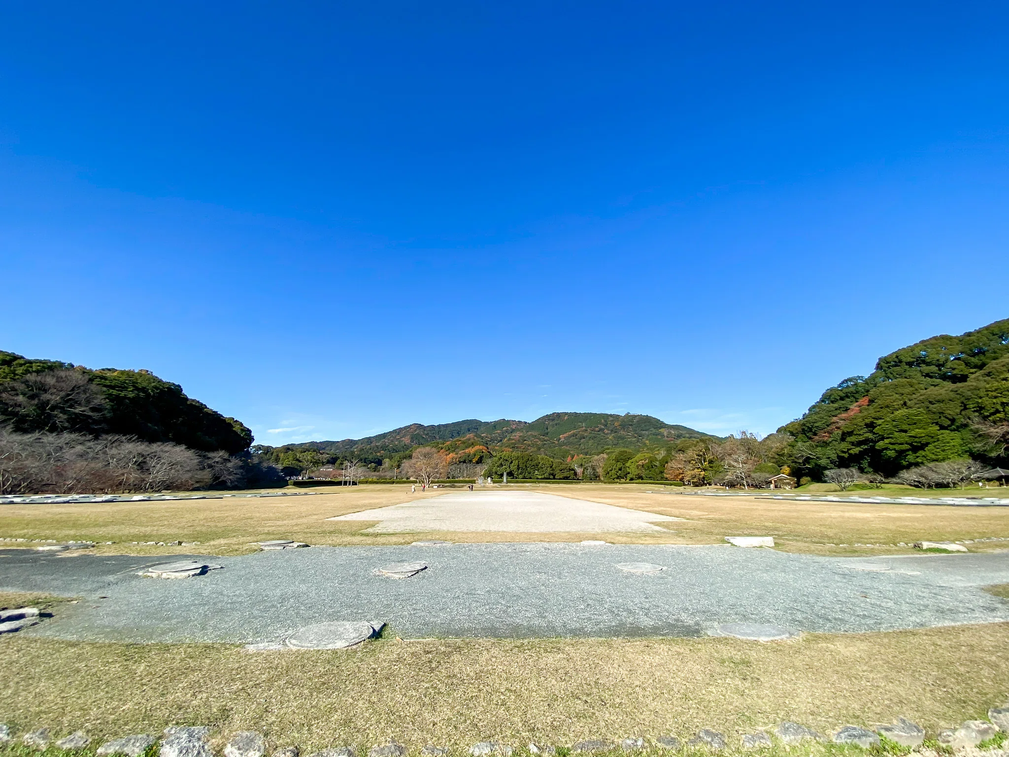 外交・軍事を担った古代九州の役所跡／大宰府政庁跡｜才谷梅太郎