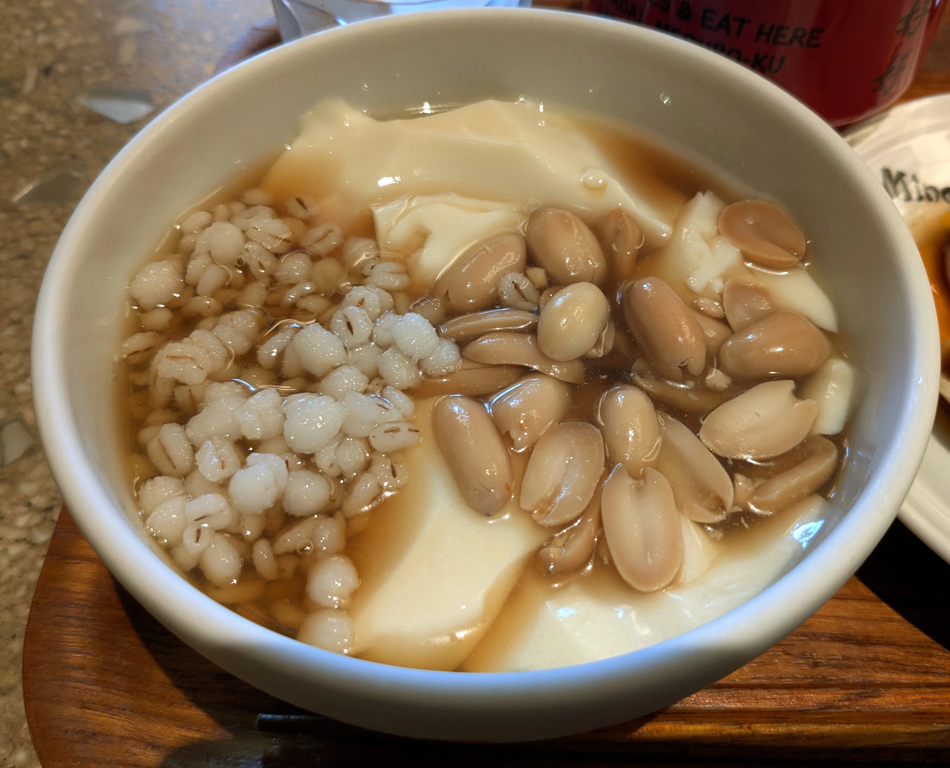 明天豆花フーディー 定番商品の『明天豆花（ミンテントウファ）』 つるんとした口当たりの