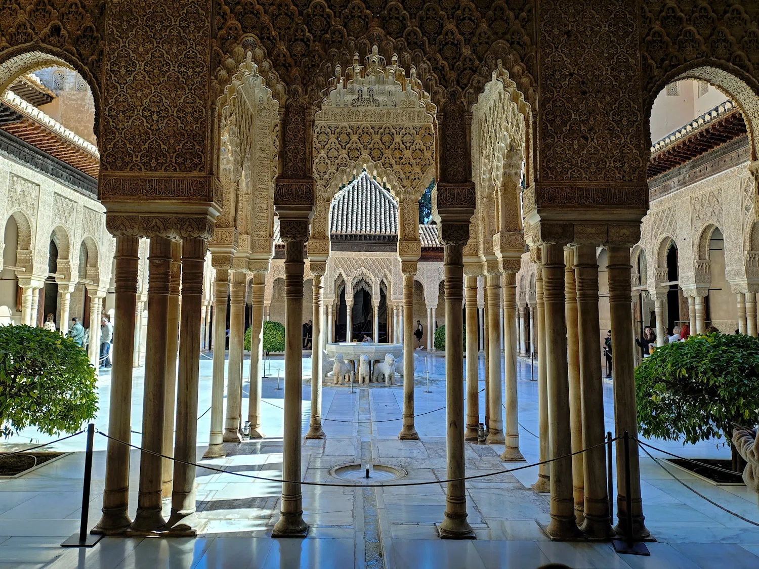 イスラム建築の傑作、アルハンブラ宮殿：訪れる前に知っておきたいこと