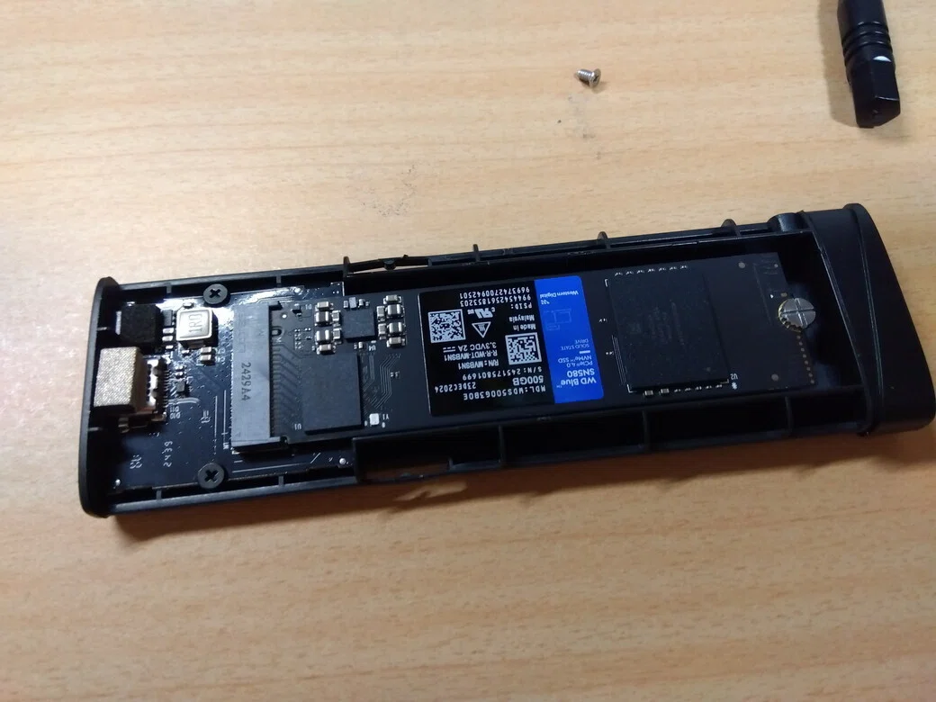 富士通「LIFEBOOK U9310/D SSD換装」｜かめた