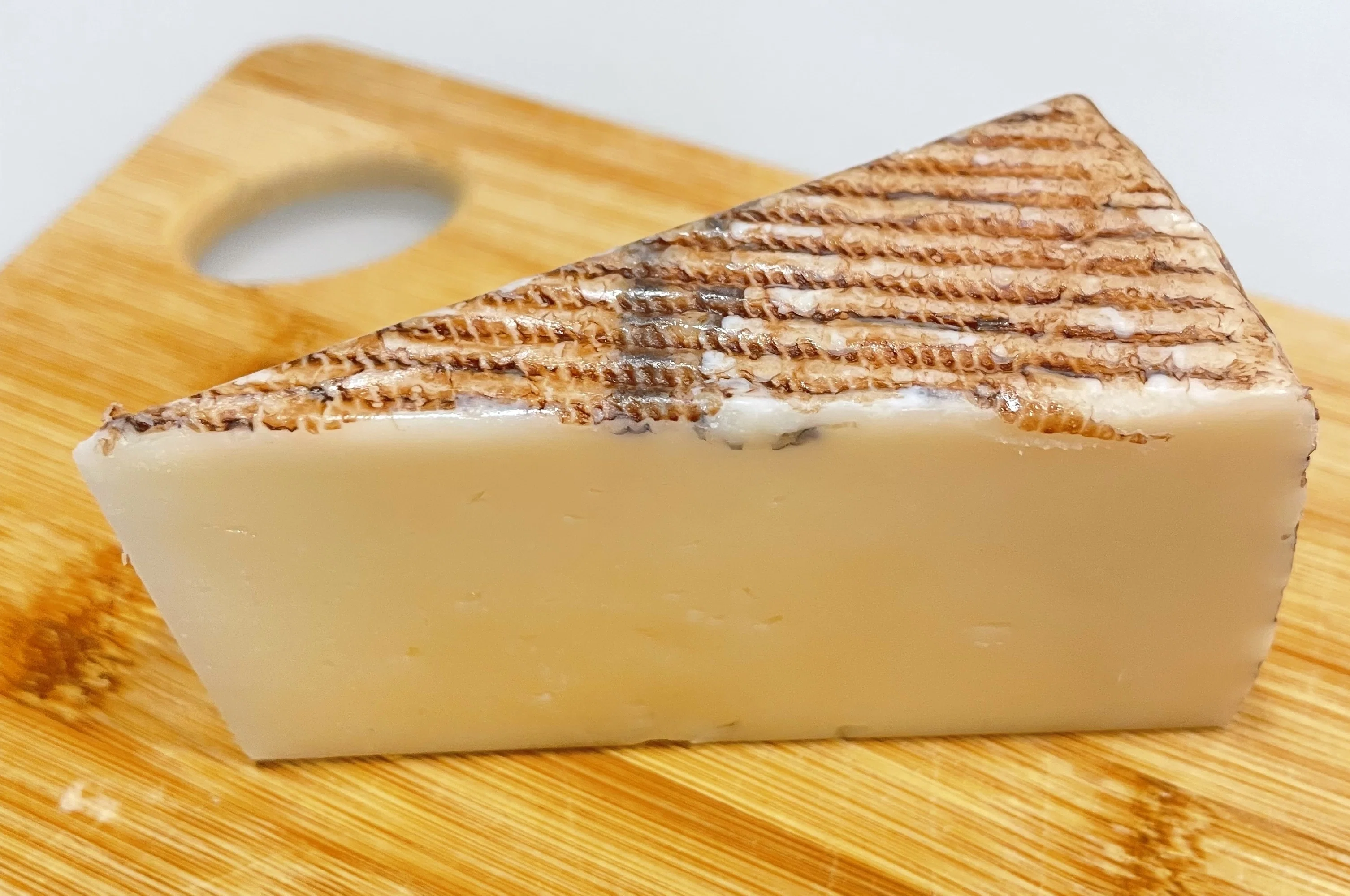 Hard Cheese 🇪🇸 Manchego and 🇯🇵 Pepper｜ゆるこのチーズログ/ゆる