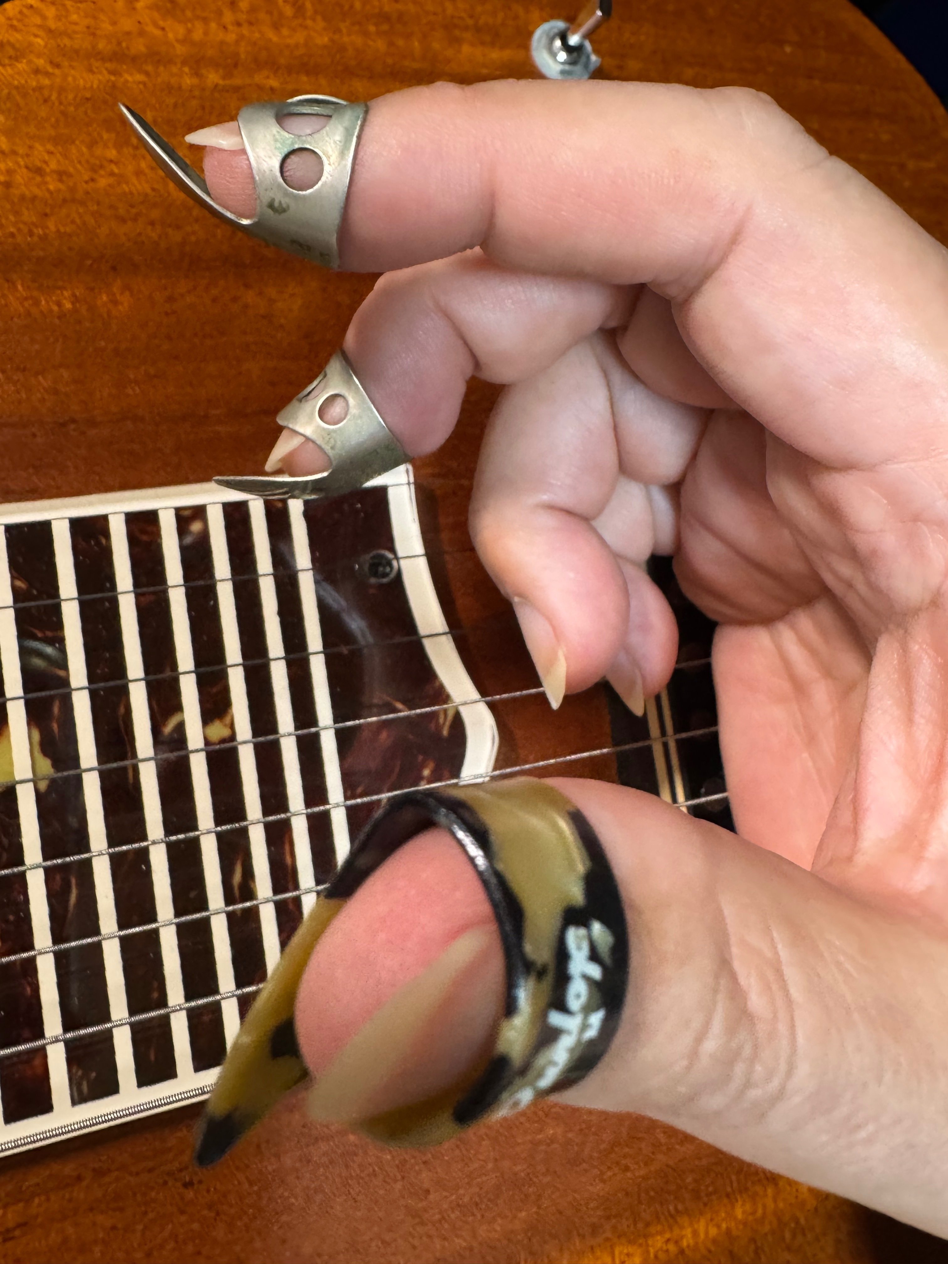 スチールギター　ロイヤル　HC付　　 スチールギター創成期のチューニングを弾く