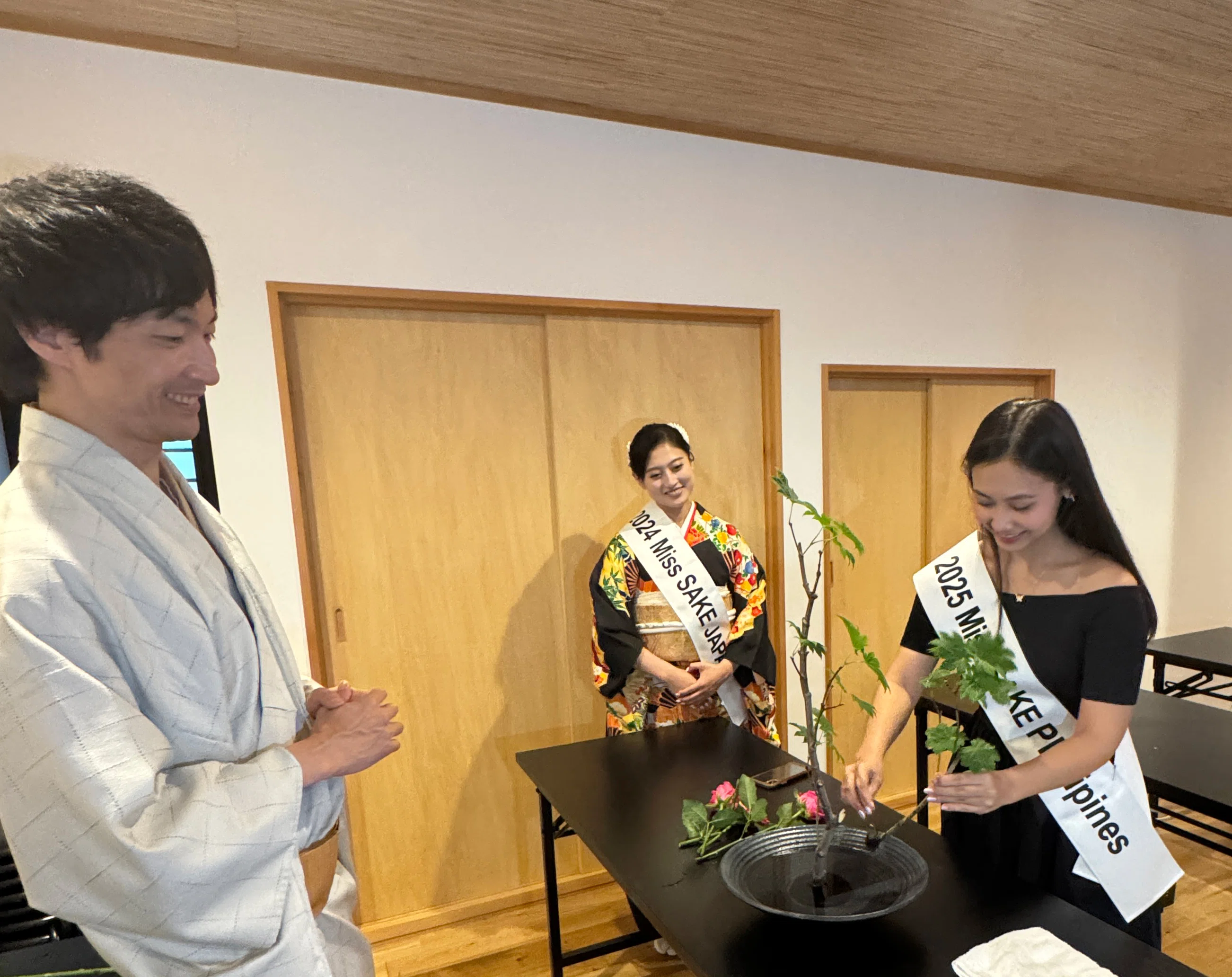 江戸時代の花伝書に残る“華包”、花と和紙でつくる美｜笹岡隆甫 花の
