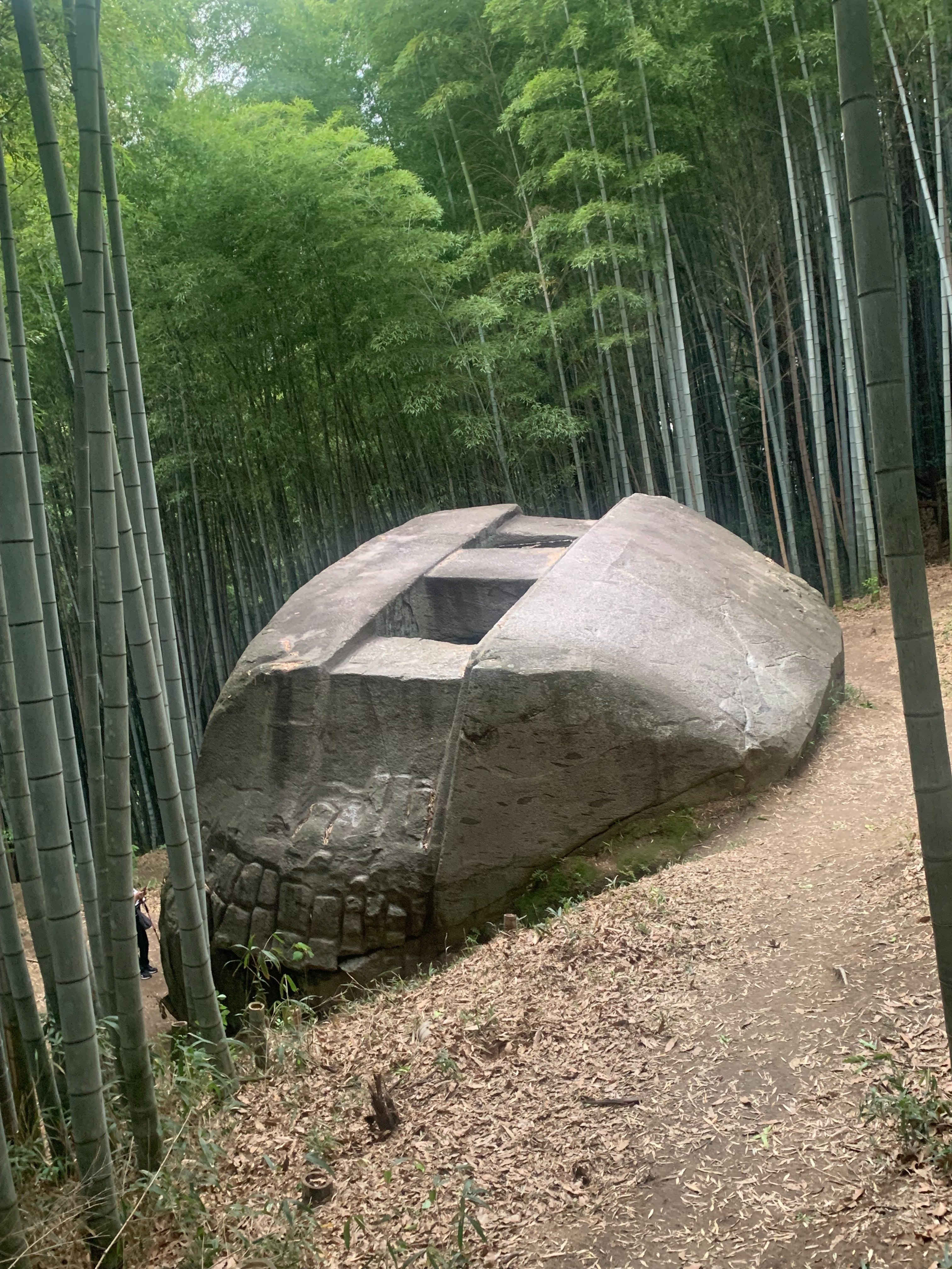史跡散歩｜益田岩船｜奈良・橿原市｜謎の巨大石の正体は？｜xicano