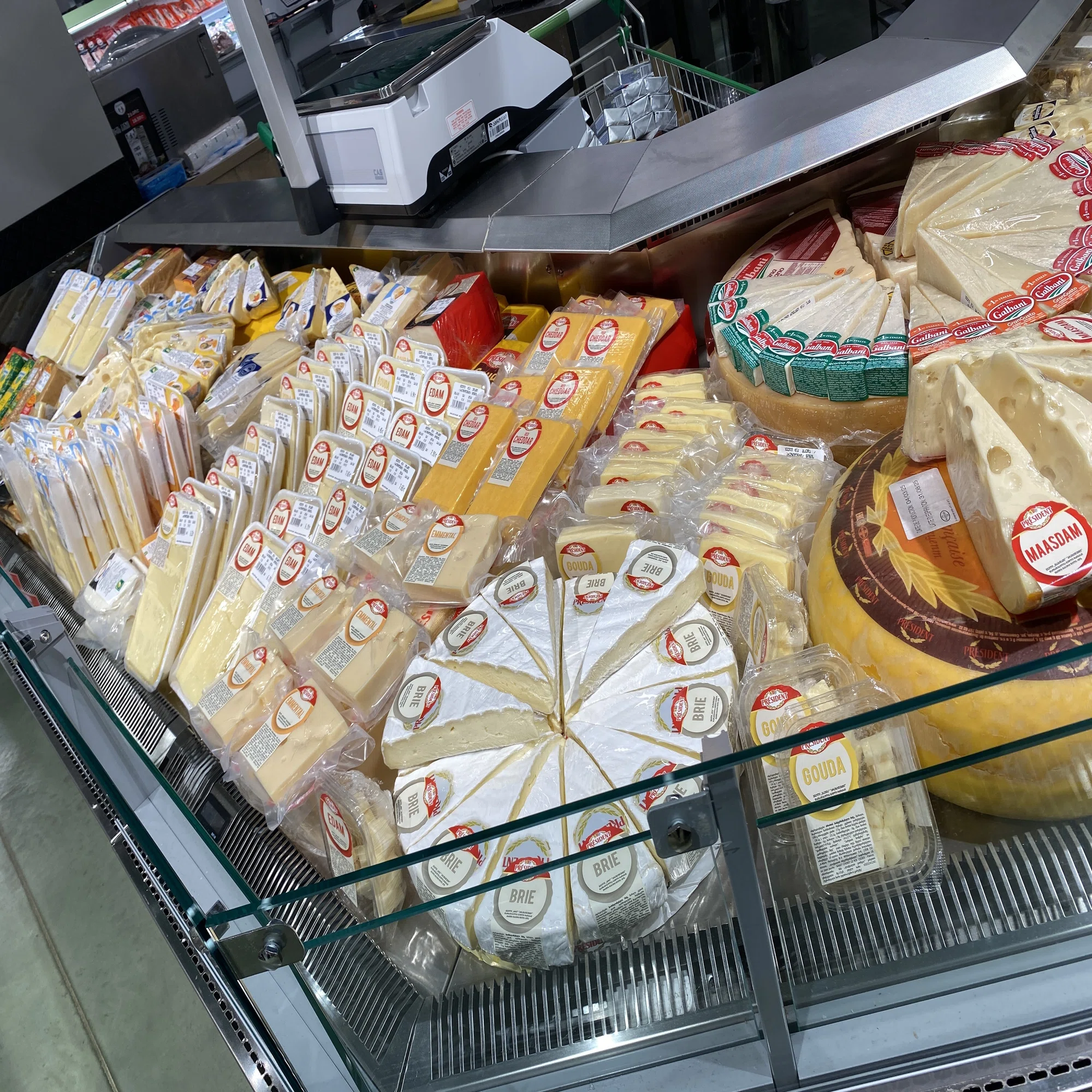 ジョージア??】トビリシのお勧めスーパーマーケット：AGROHUB 
