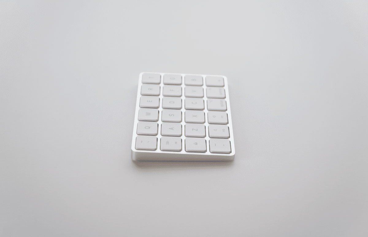 Magic Split 自作キーボード メンブレン+シザー方式で無線分割キーボードを自作した話｜cop