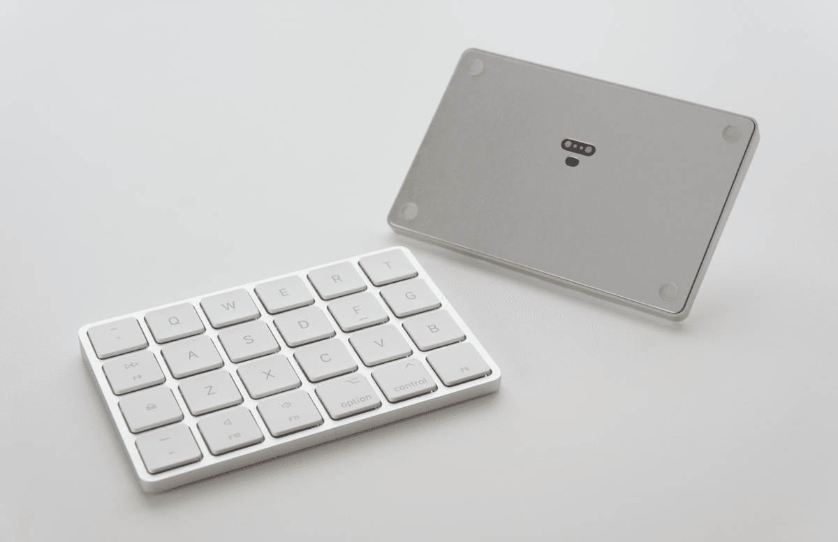 Magic Split 自作キーボード メンブレン+シザー方式で無線分割キーボードを自作した話｜cop