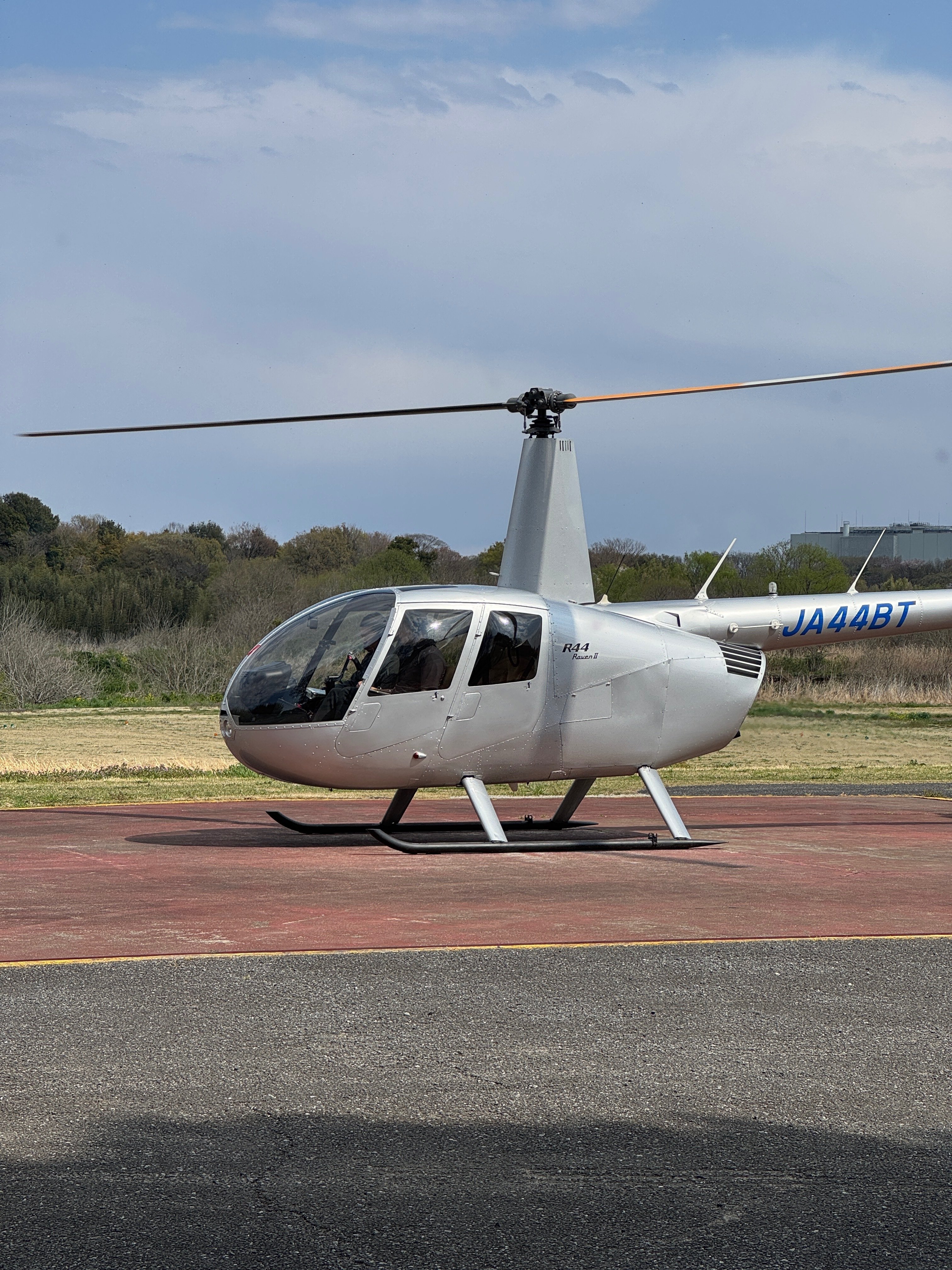 第3回】小型ヘリコプター（R44／BELL 505）で利益は出る？-ヘリ1機