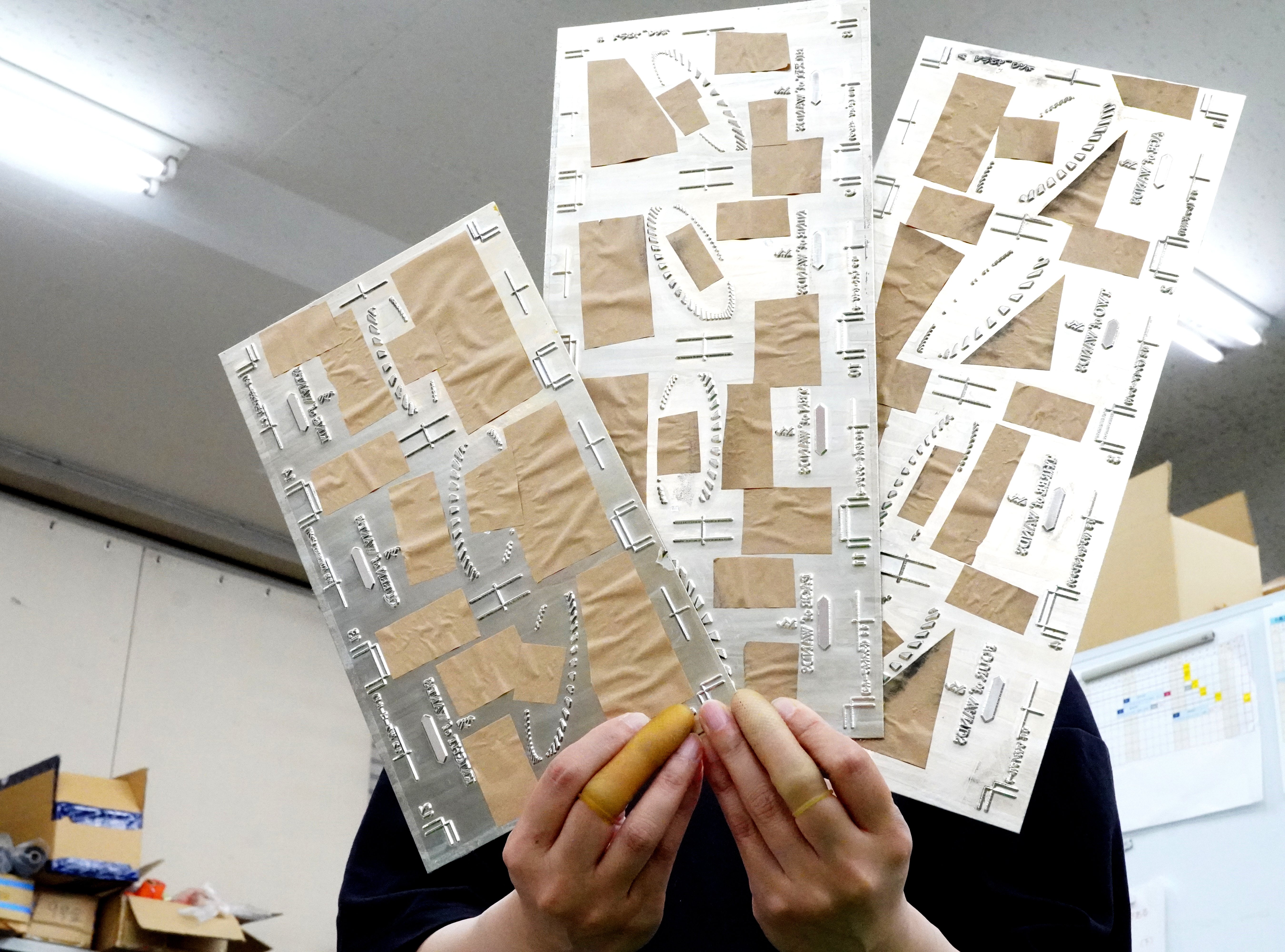 新たな輝きをまとったタロットカードの誕生」｜コスモテック