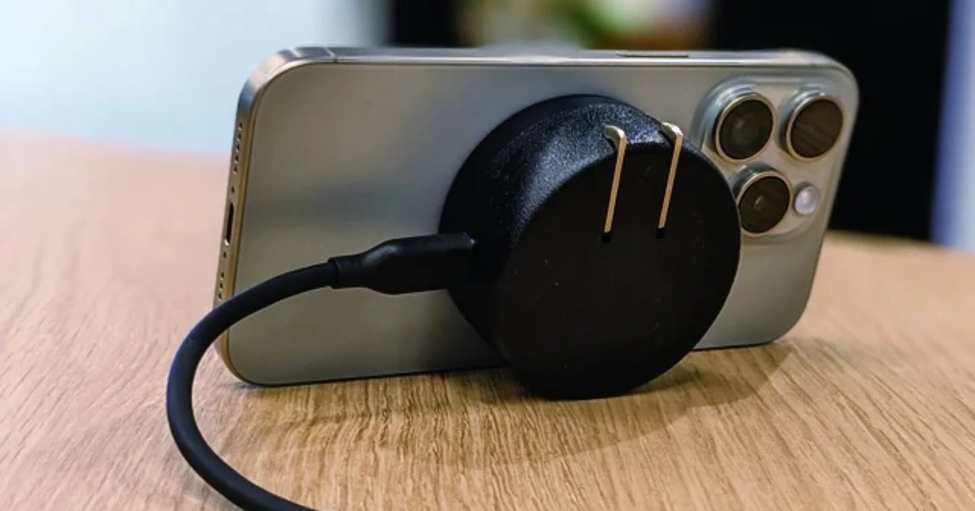 スマホの充電もワイヤレス化が進んでいる！？｜アノニマスDTM編集部