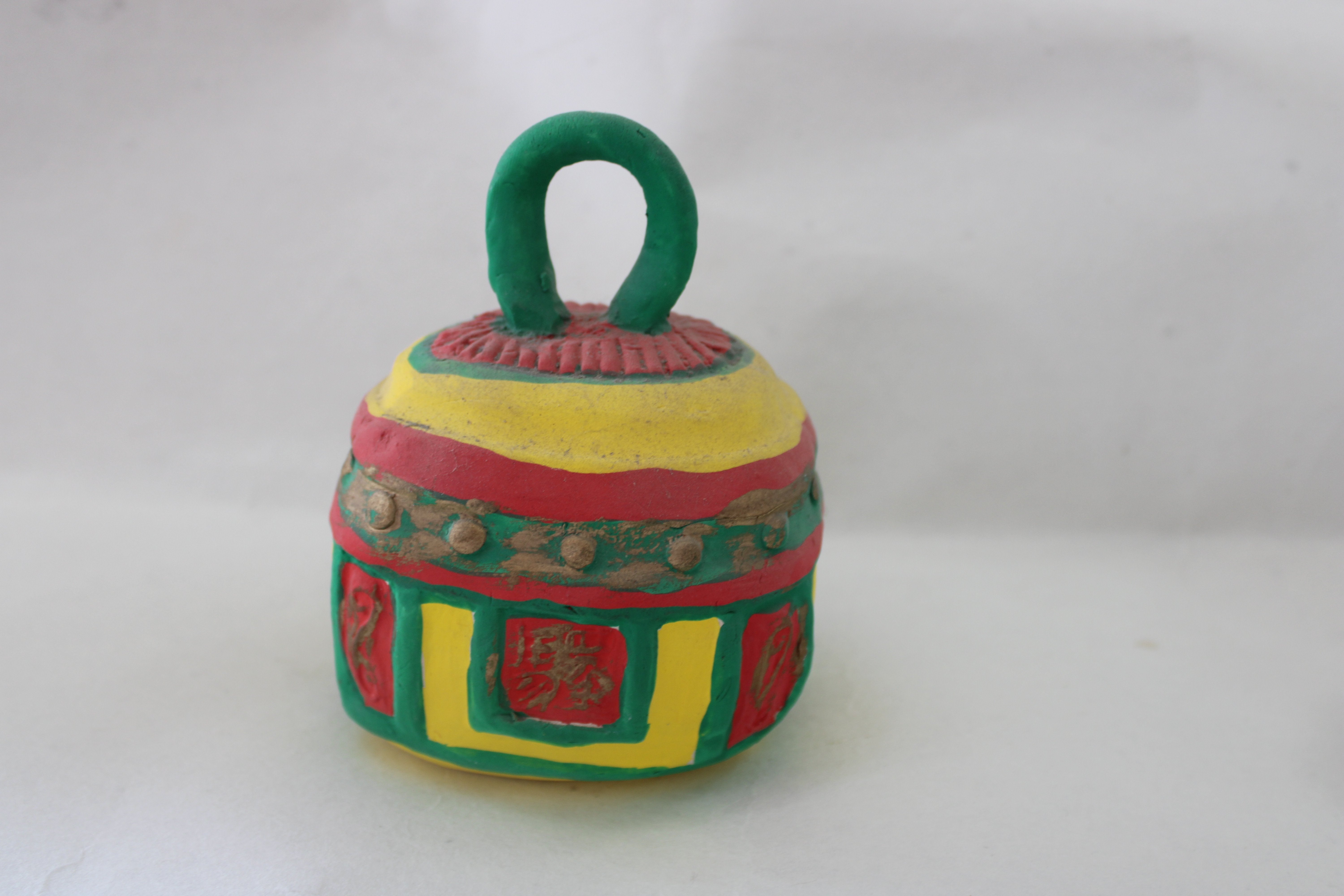 【昭和時代の全国の土鈴】107個　鋳物鈴他34個　まとめ売り 外国の方へお土産♡ 昭和時代の全国の土鈴】107個 鋳物鈴他34個 まとめ売り