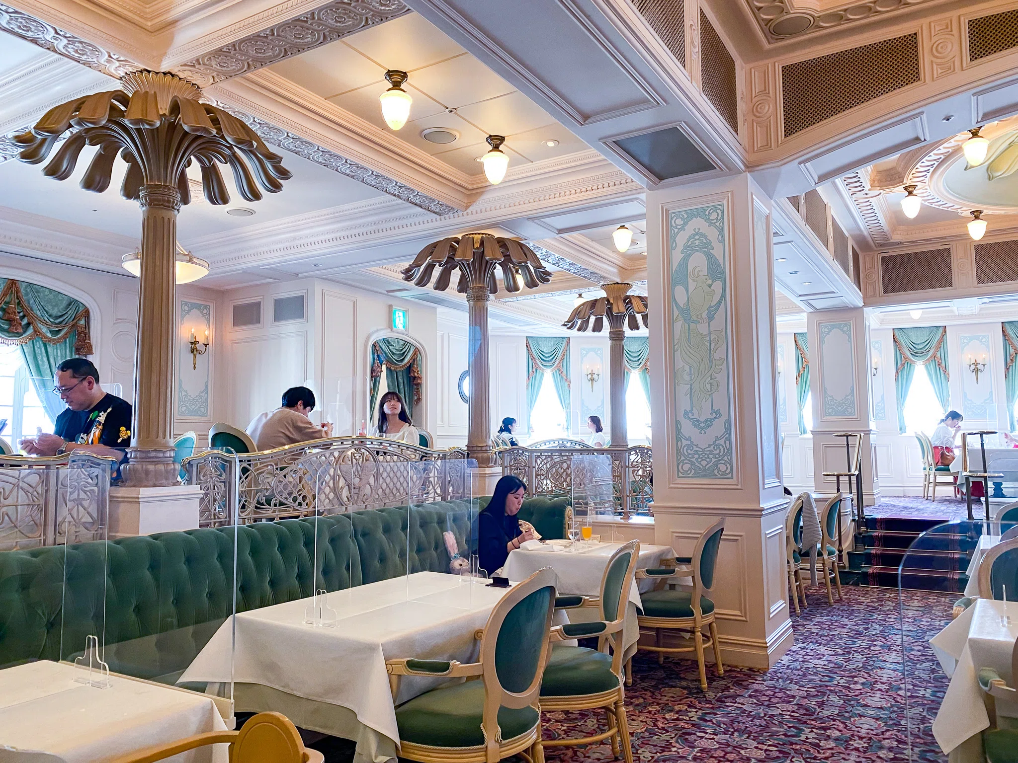 東京ディズニーシー20周年スペシャルセット」がお勧めです。／S.S.