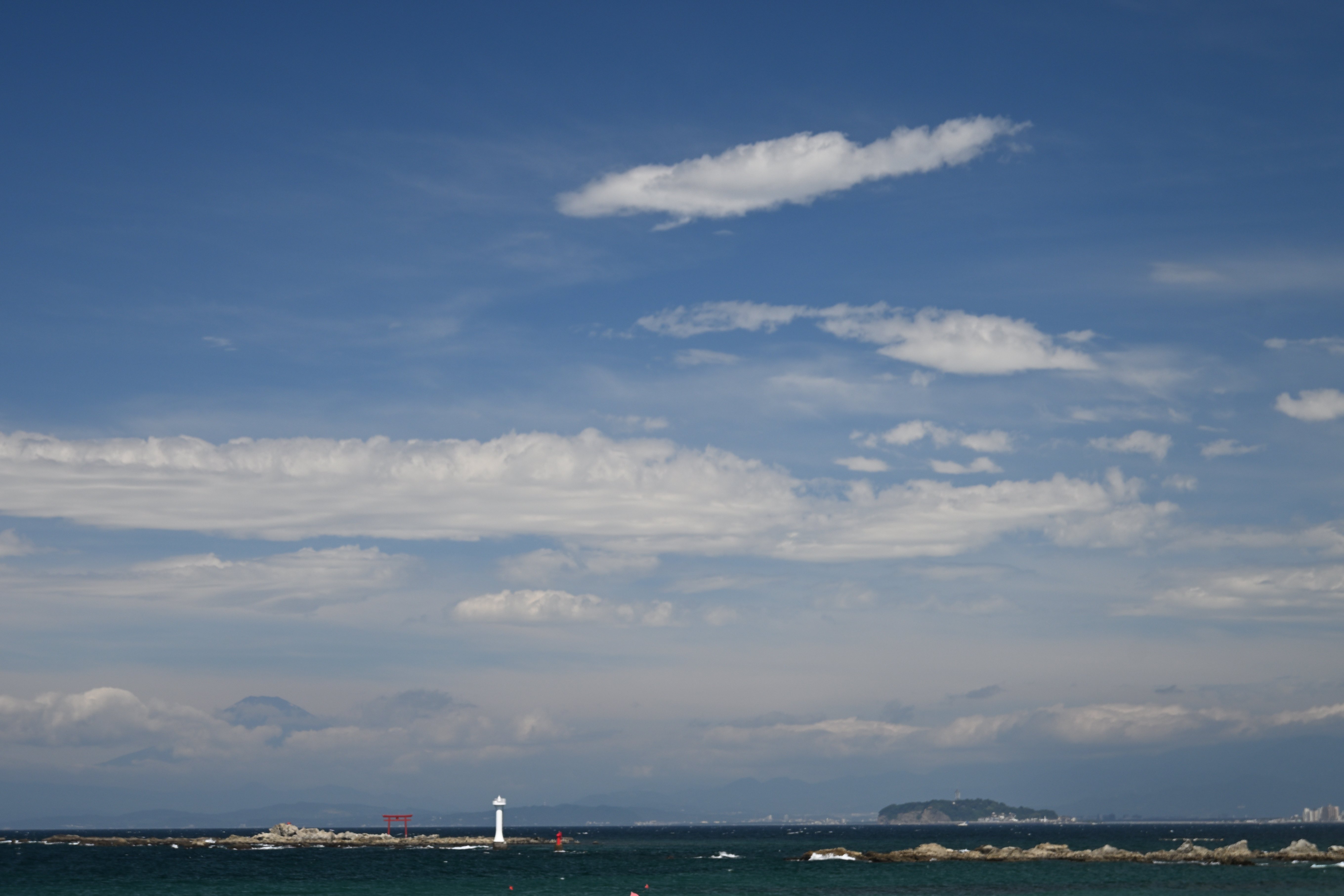 海と空 Z50II part5 (海と空と白)｜HAJ