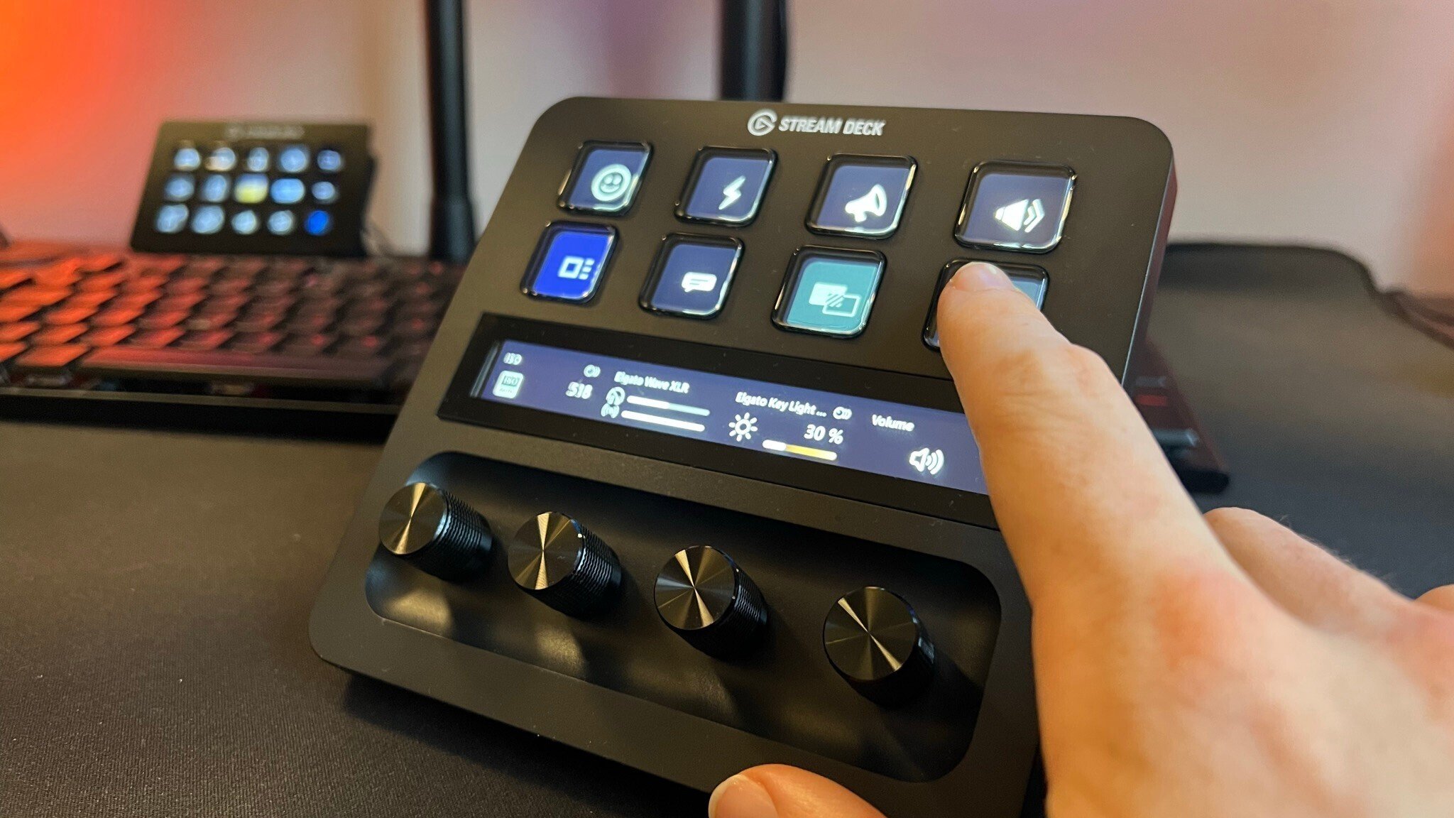 stream deck + 【Amazon限定】 Elgato Stream DeckはPCユーザー必須級！Amazon限定の違い