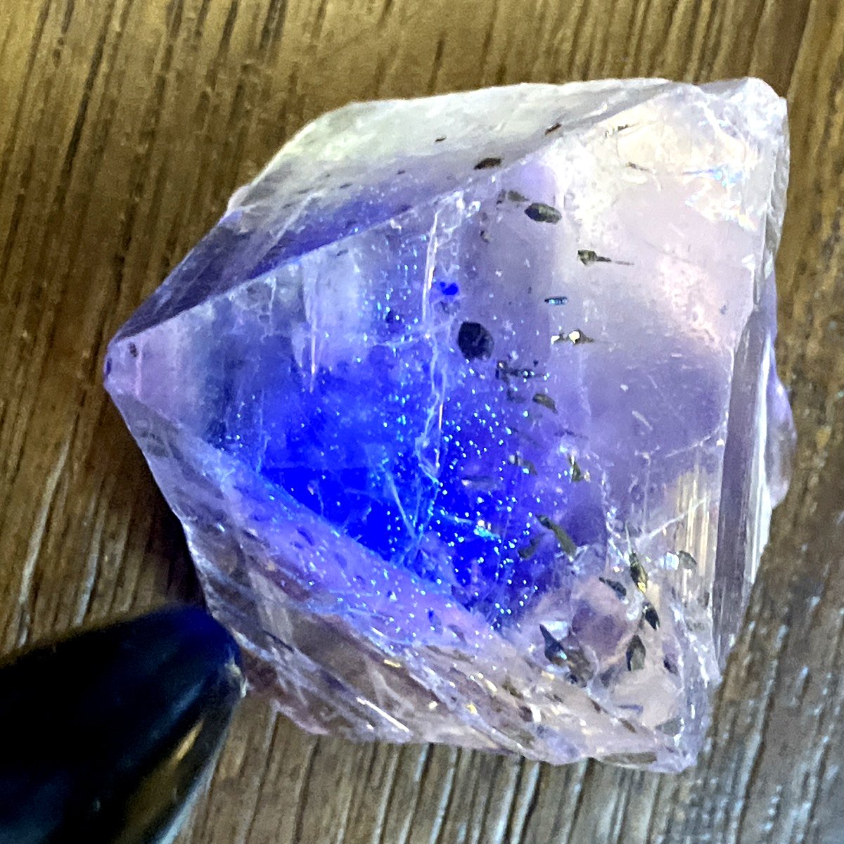 イリノイフローライト　蛍石八面体　イリノイ州産　鉱物標本 特別なイリノイ州産八面体蛍石｜さとうかよこ（きらら舎）