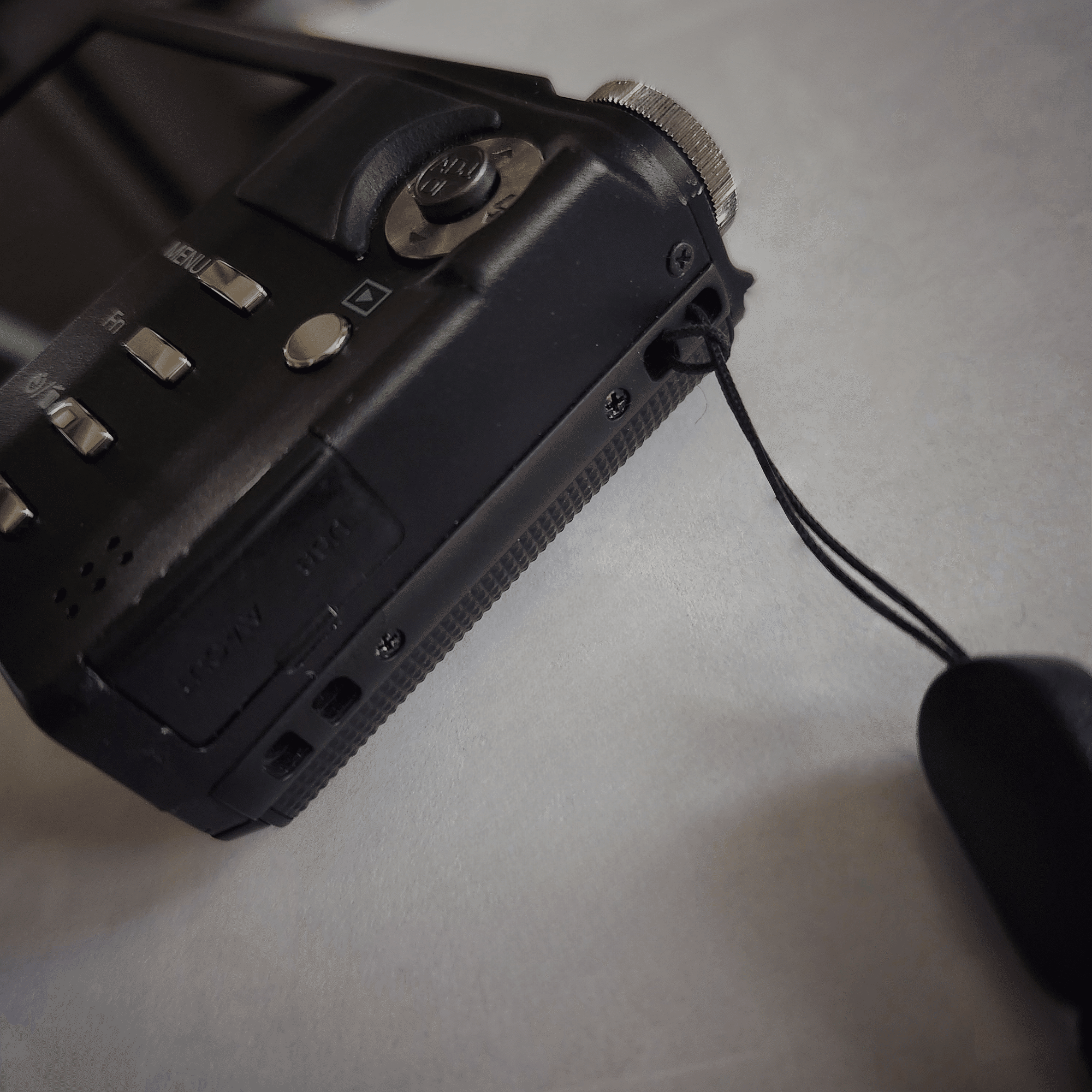 オールドコンデジを語るには早いけれど。｜まじめさん｜Webライター