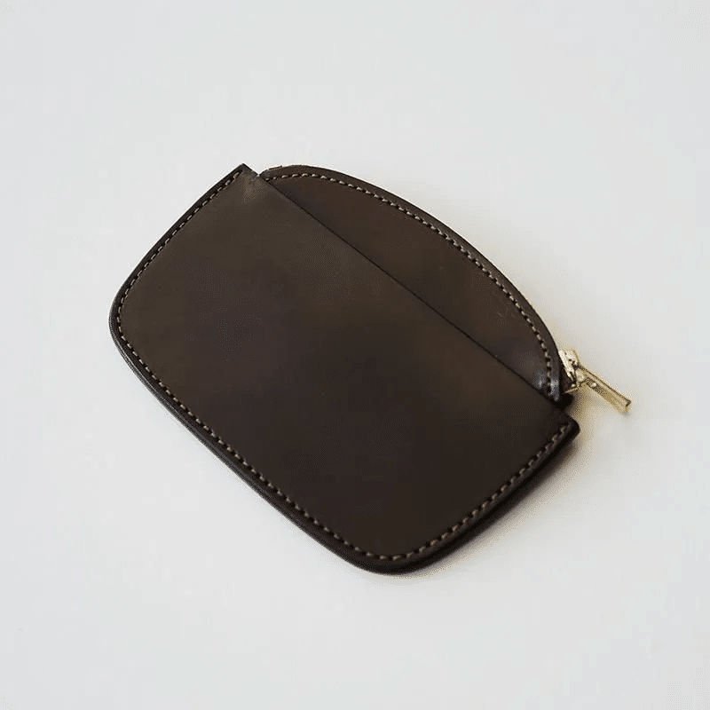 革とともに時を重ねる──formeのBurgundy｜THIRTY' THIRTY'