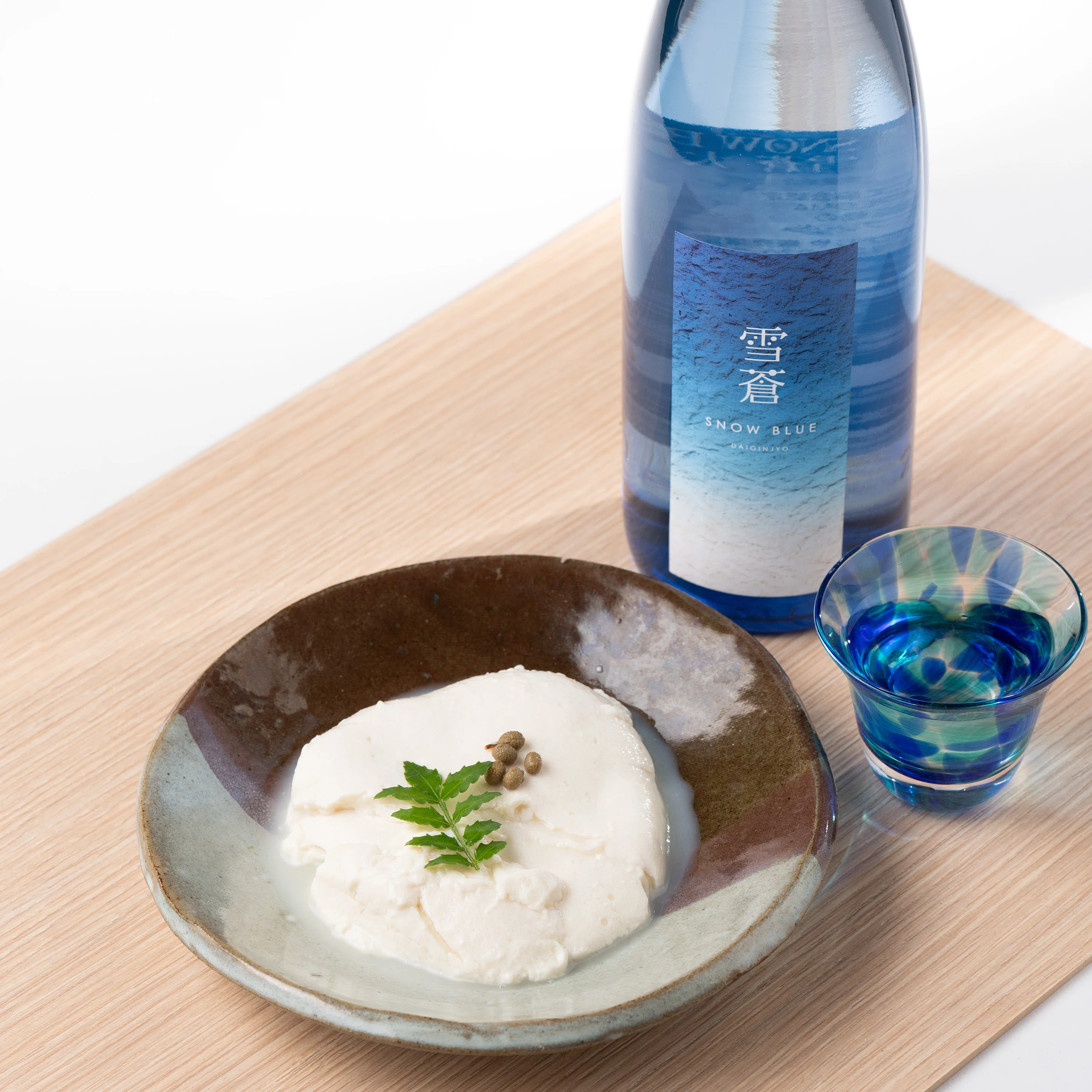Pairing Sake and Tofu (Snow Blue Daiginjo x Oboro Tofu with the