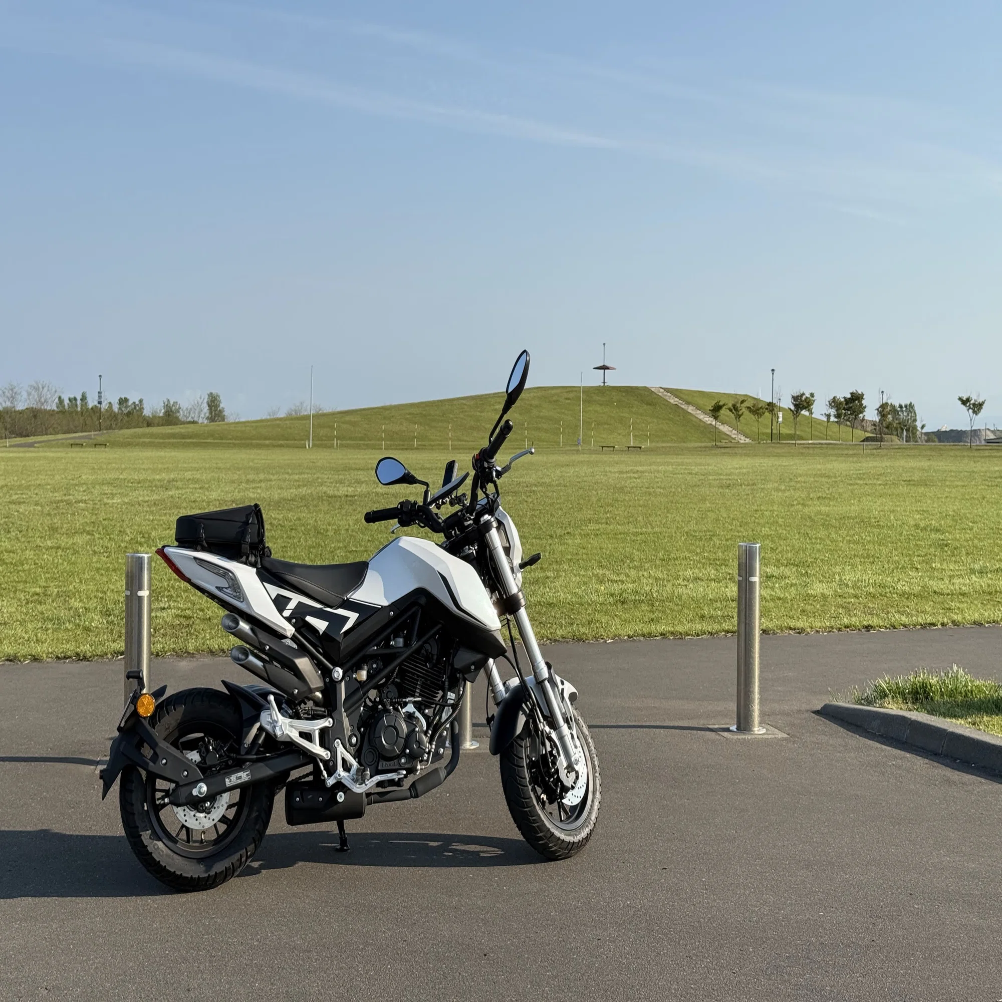 初めてのバイクとしてイタリア車の「ベネリTNT 125」を買って乗って 