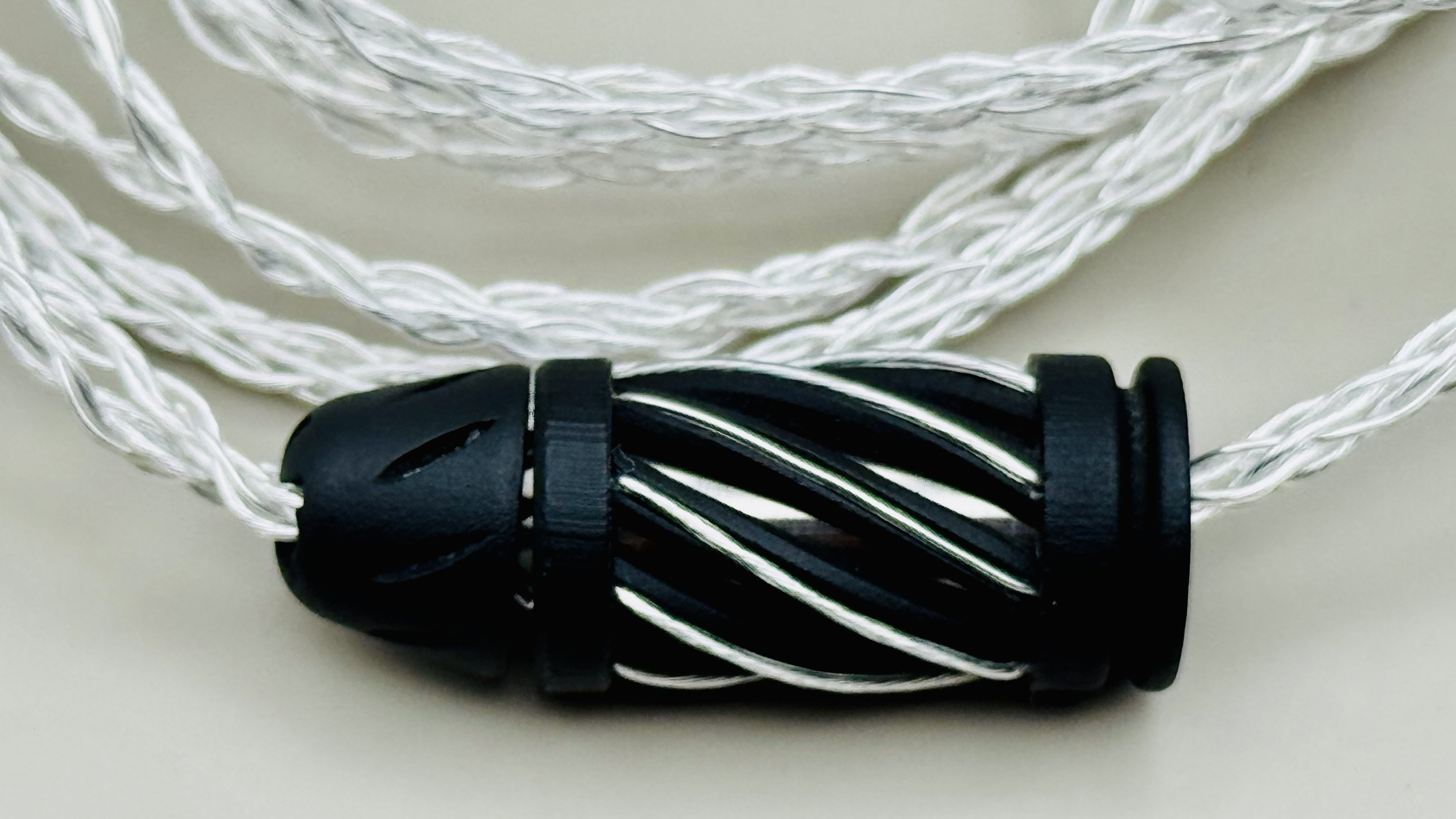 GROOVE AUDIO ZENITH2（金・銀・銅合金ケーブル）のレビュー｜ラルフ