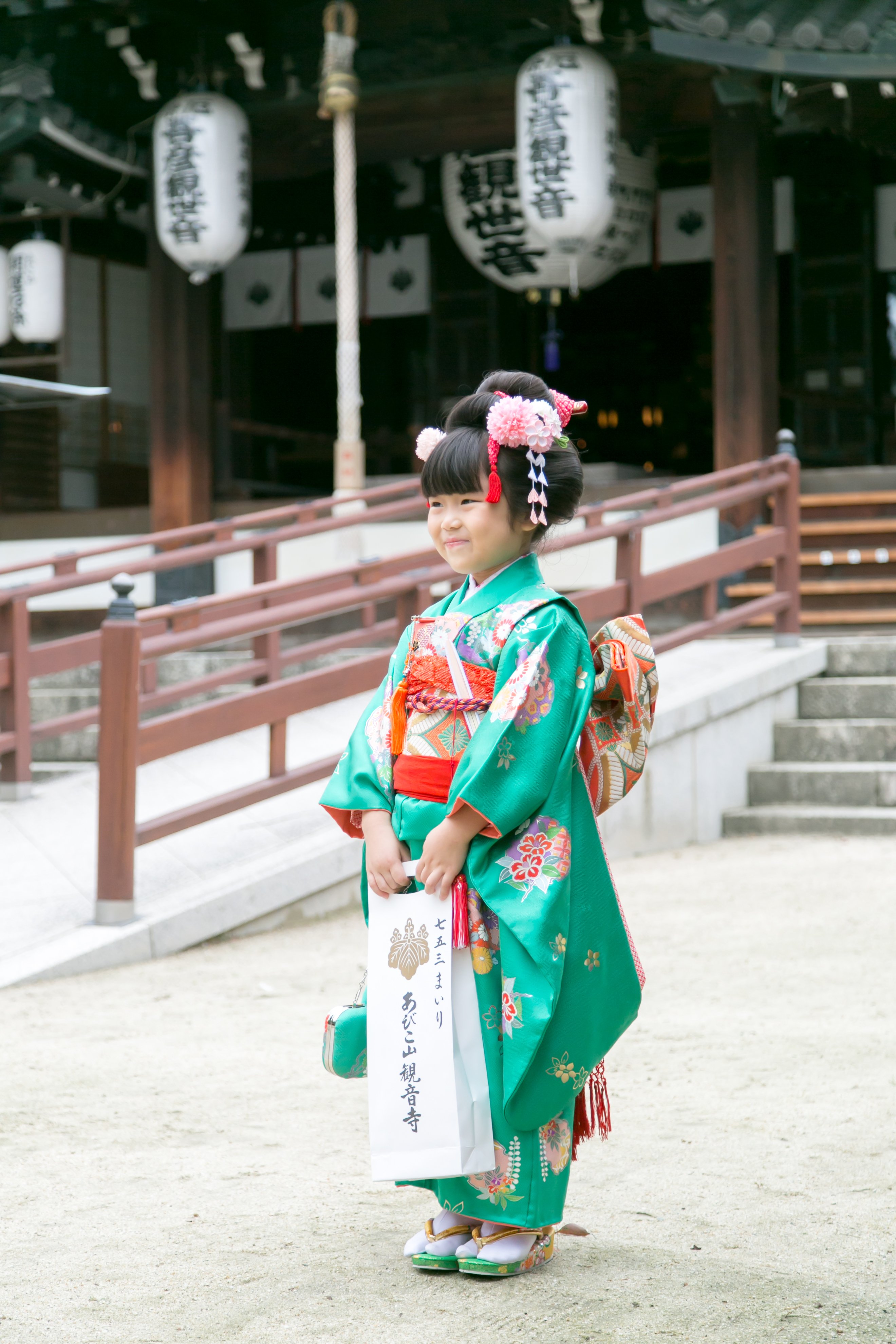 七五三　ぽっくり　舞妓さん　朱赤　鶴　本畳み　記念撮影 真っ赤な紅葉、衣装3着プレミア写真集撮影｜七五三写真なら埼玉