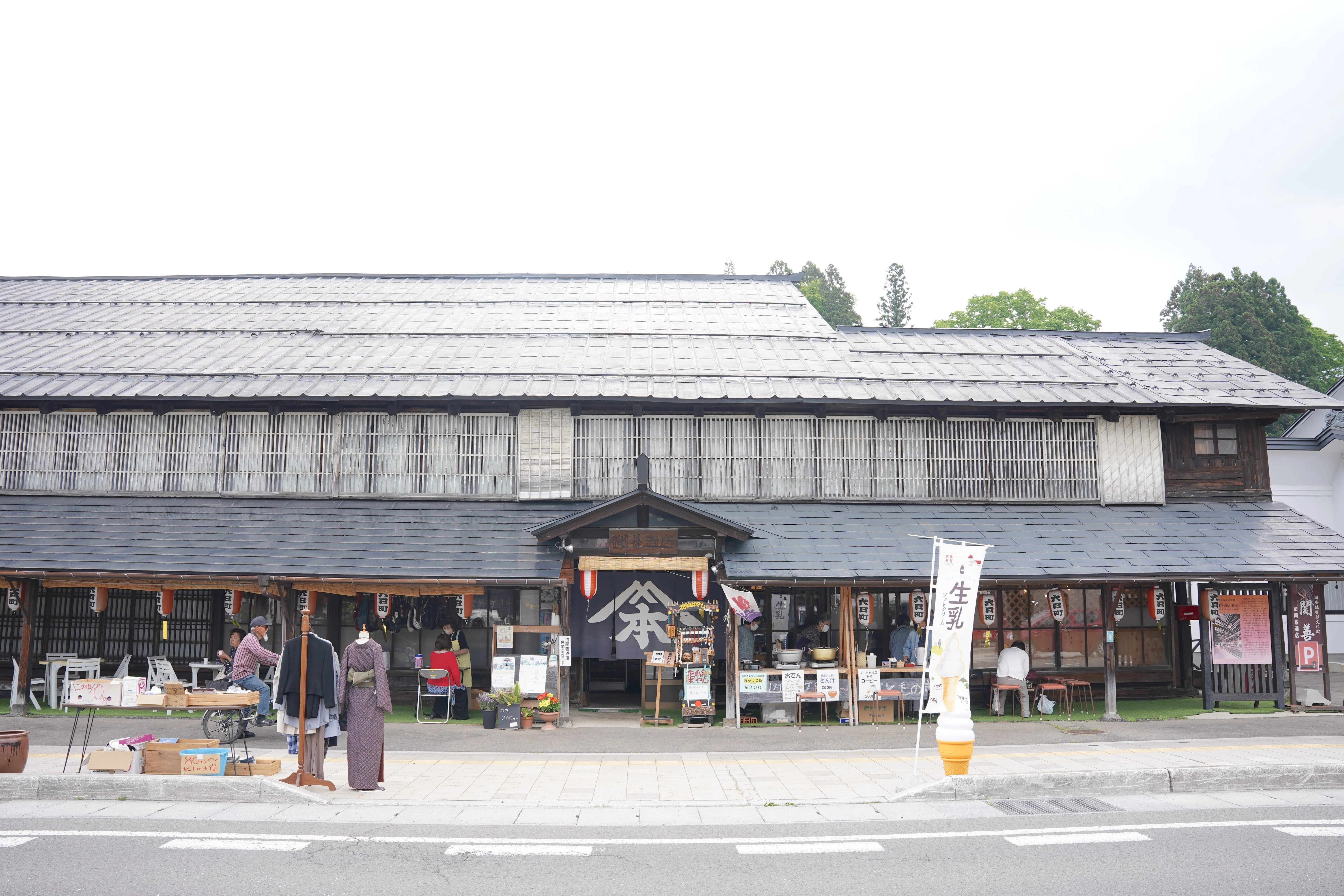 朝市を抜けたら、日本最大級の木造吹き抜け建造物がありました｜秋田県