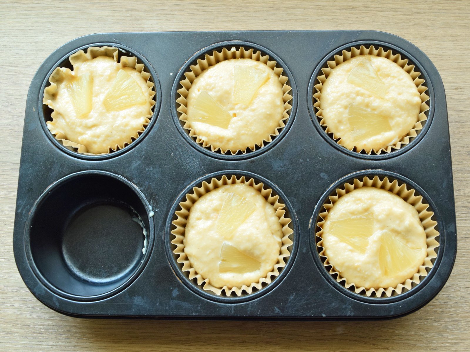 おからマフィン】パイナップルとココナッツのマフィン【6月】 ｜えど