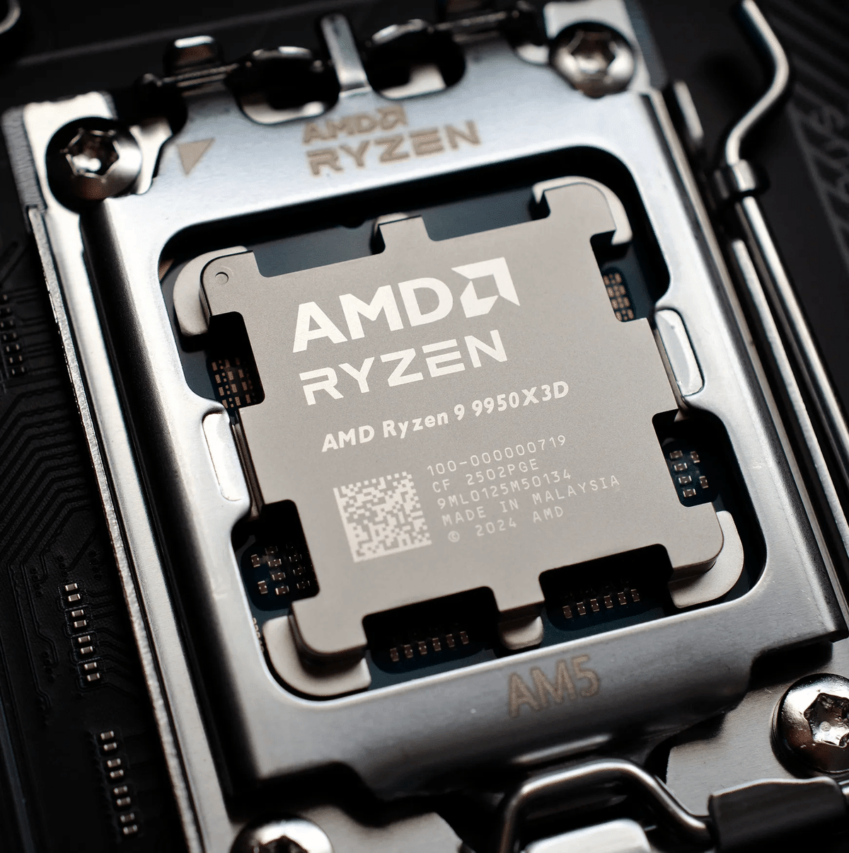 gon gonページ 9950X3D AMD Ryzen 9 9950X3D徹底解剖！怪物CPUの2CCDの秘密、Amazonでの