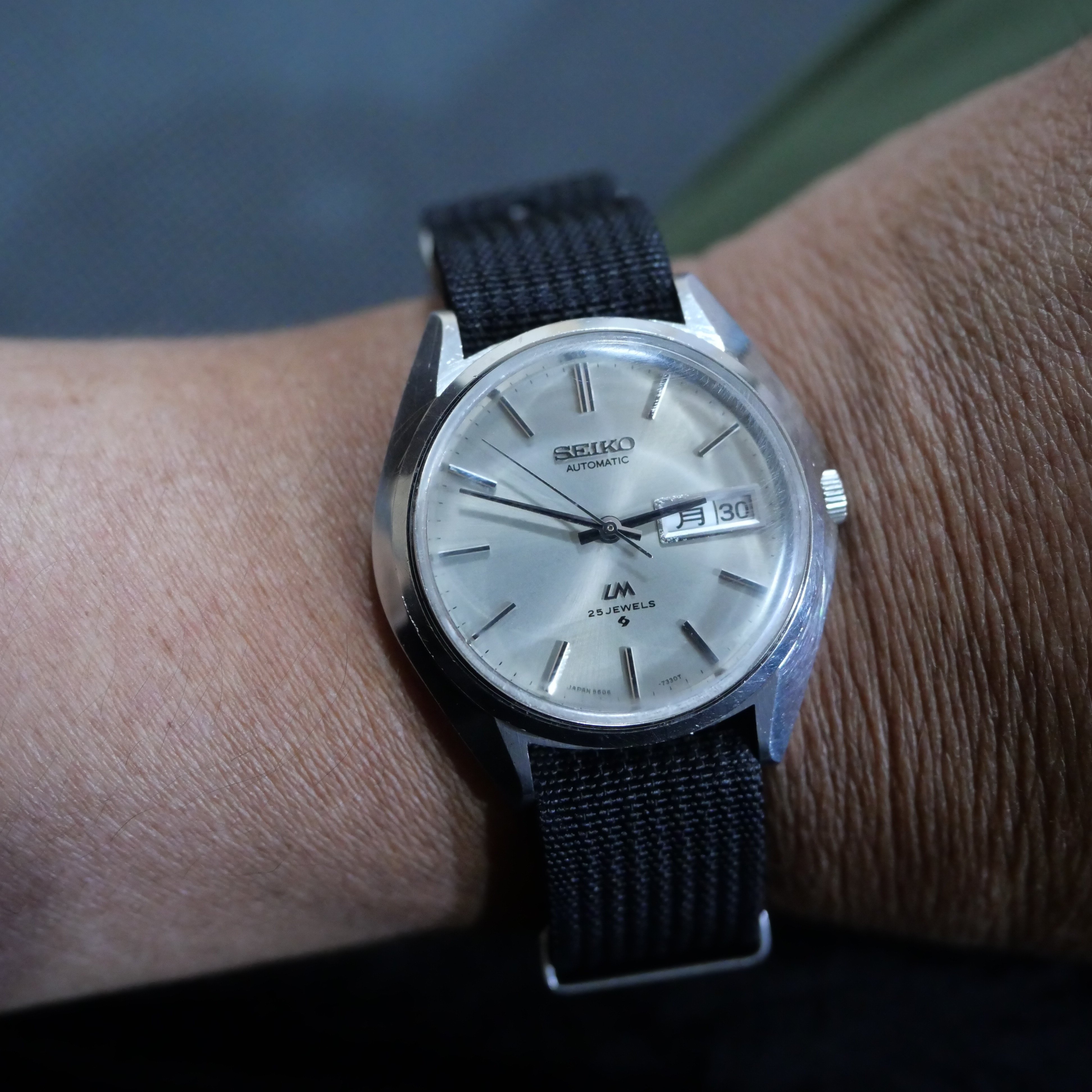 SEIKO LM 5606-7190 1971年製 シャンパンゴールドっぽい文字盤｜Your