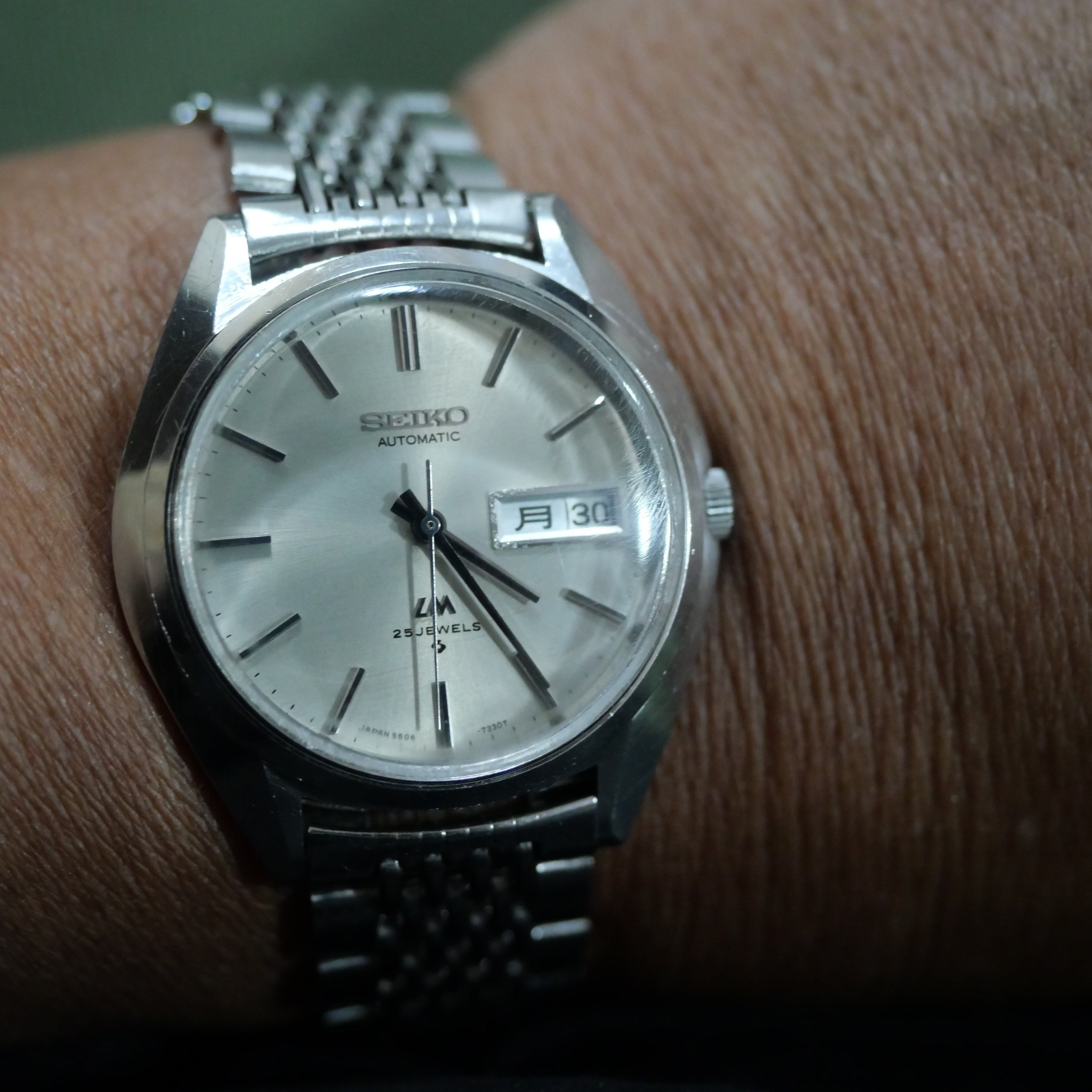 SEIKO LM 5606-7190 1971年製 シャンパンゴールドっぽい文字盤｜Your