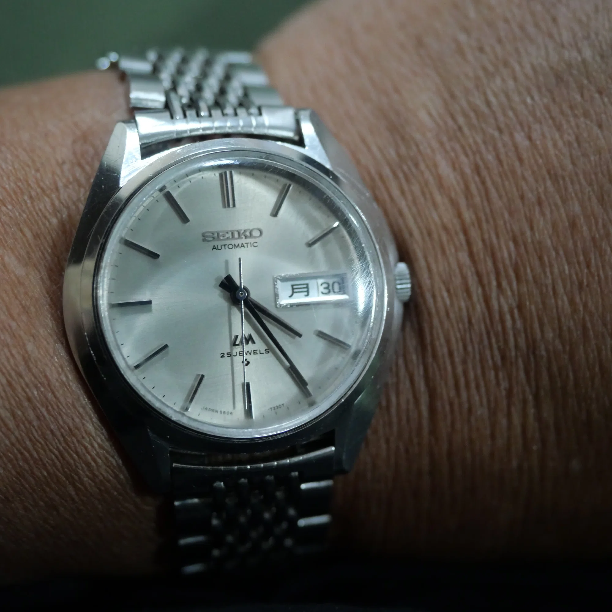 SEIKO LM 5606-7190 1971年製 シャンパンゴールドっぽい文字盤｜Your 