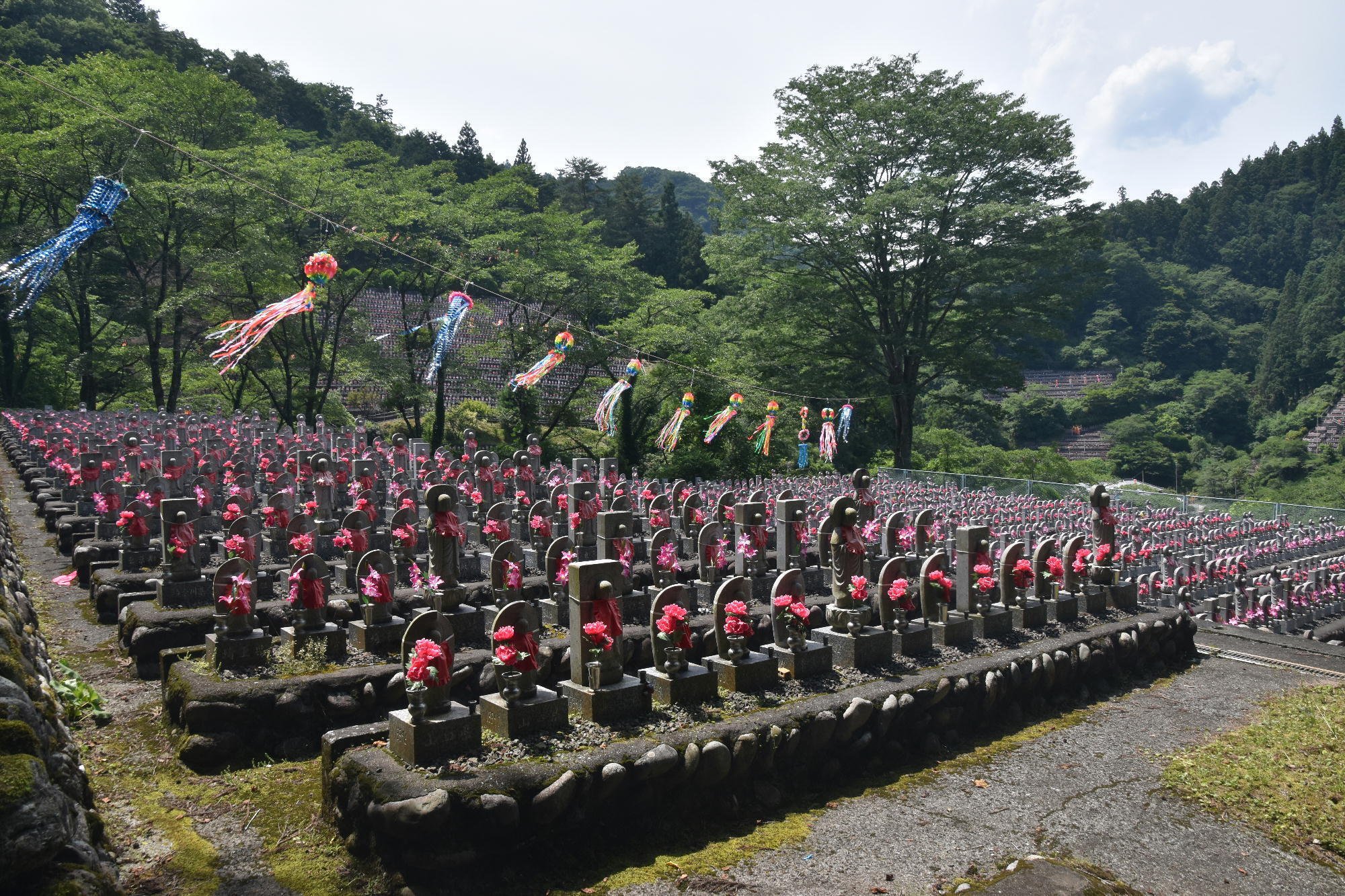 水子供養の寺】小鹿野の山奥にある祈りの空間を訪ねてみた。｜芋けんぴ