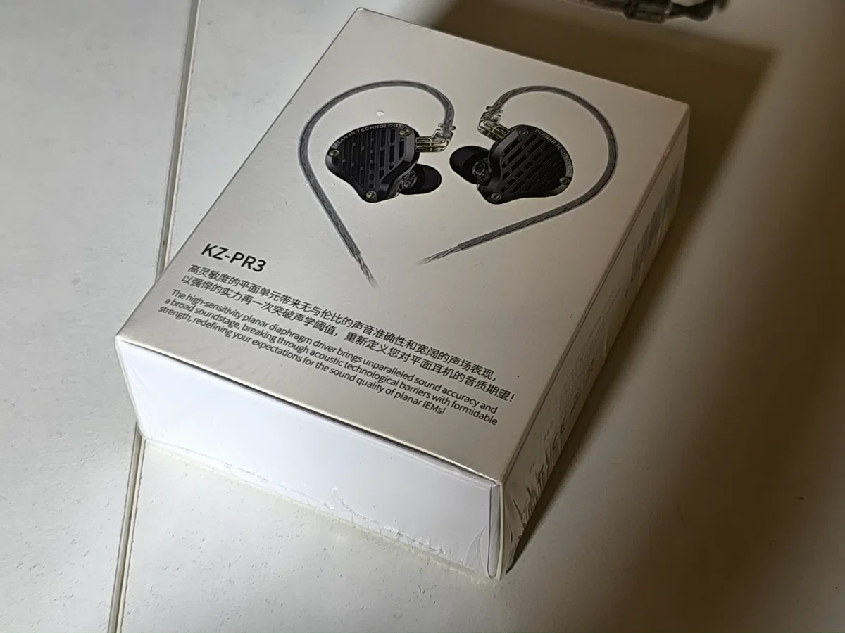Compared with ZSN Pro2] Amateur hands-on review of the KZ PR3｜重藤 六