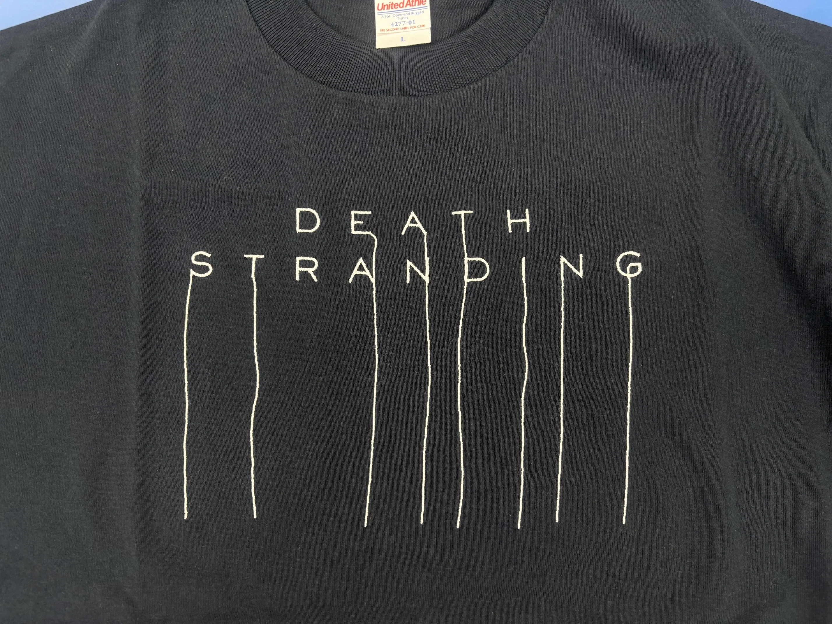 待望のデスストランディング2が発売したのでTシャツに刺繍してみた