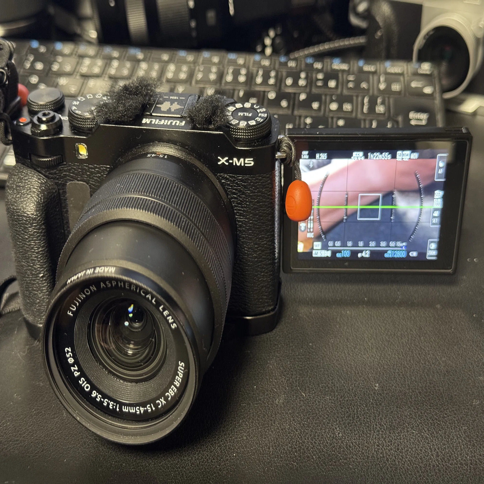 最初に買うカメラとしておすすめ！（手に入れば）FUJIFILM X-M5 