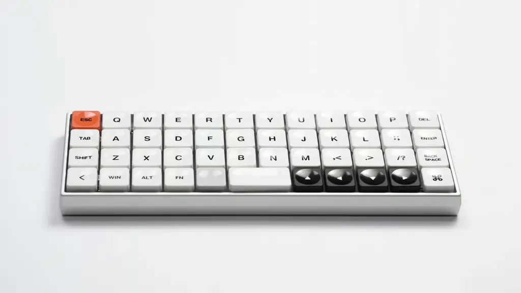 コンパクトな40%キーボードが気になる｜sutero（ステロ）