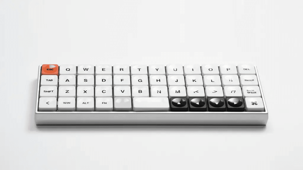 コンパクトな40%キーボードが気になる｜sutero（ステロ）