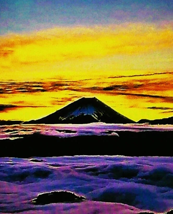 富士山朝焼け🗻今日の3枚」｜山梨県の古民家和み庵