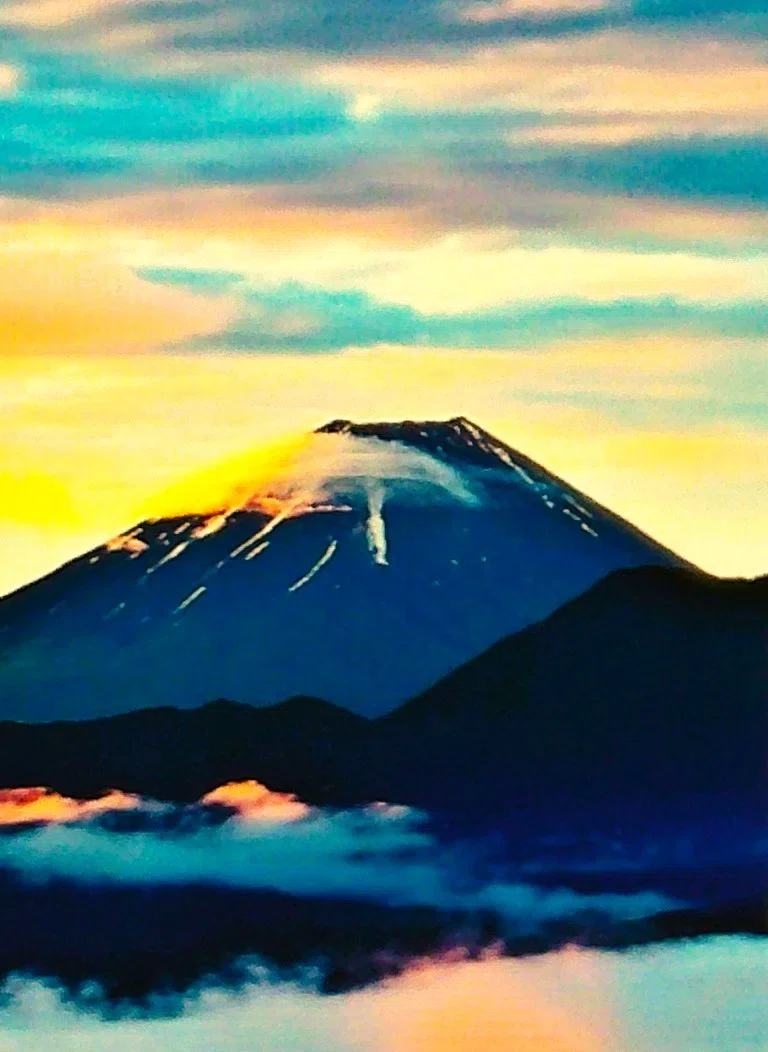 富士山朝焼け🗻今日の3枚」｜山梨県の古民家和み庵