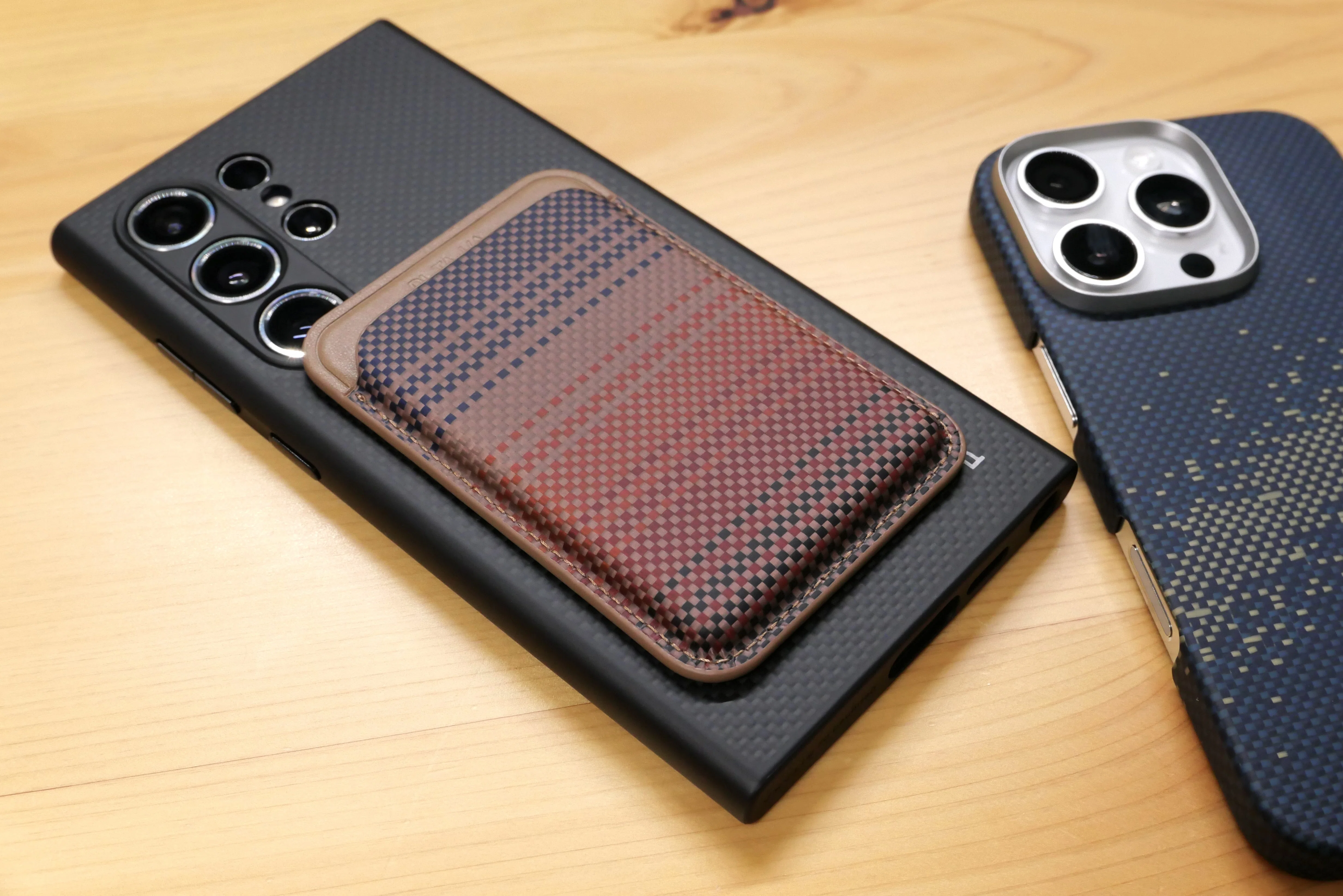 PITAKA Magnetic Woven Wallet レビュー：アラミド繊維がカッコイイ